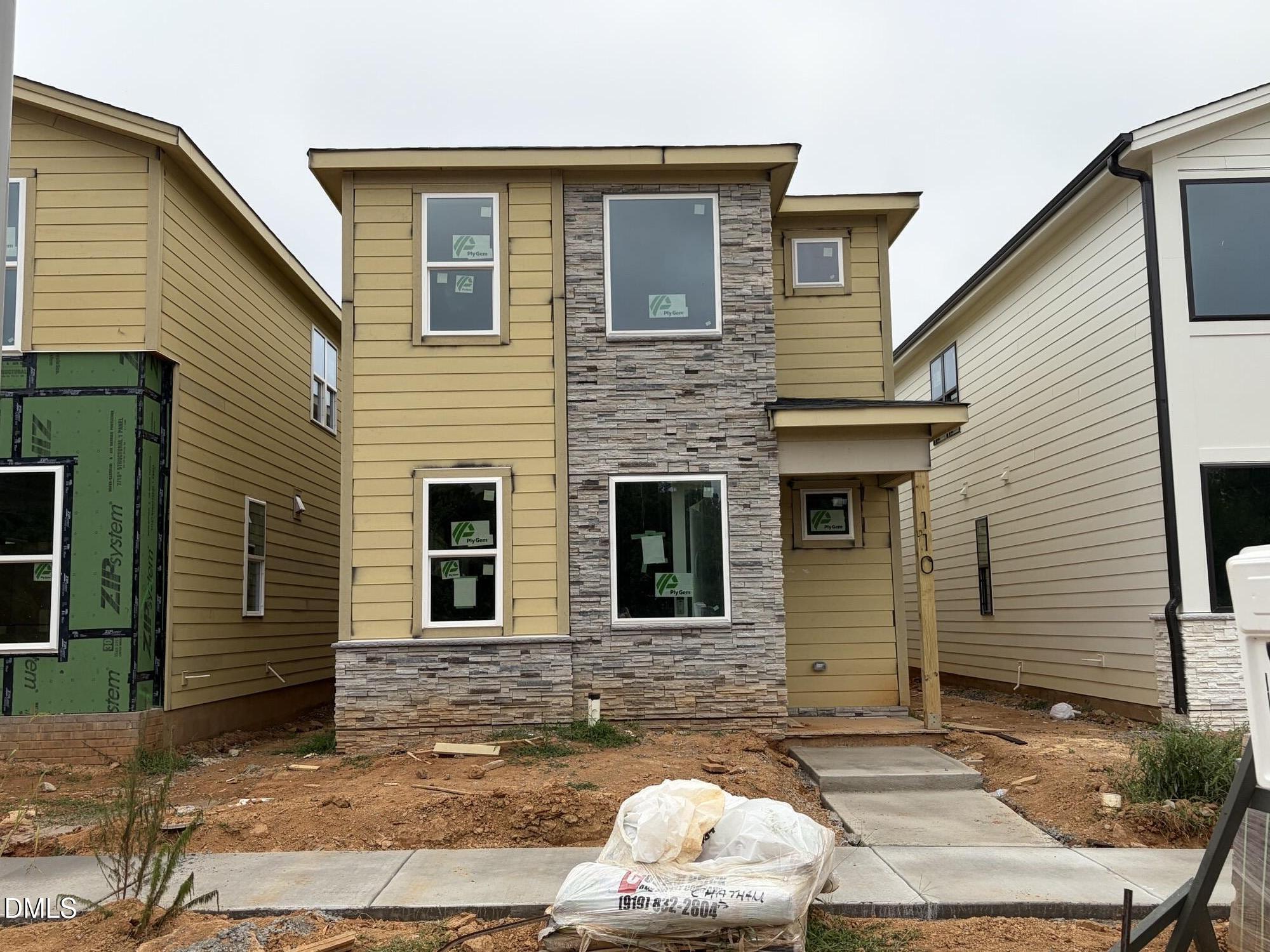 110 N Village Parkway Property Photo 1