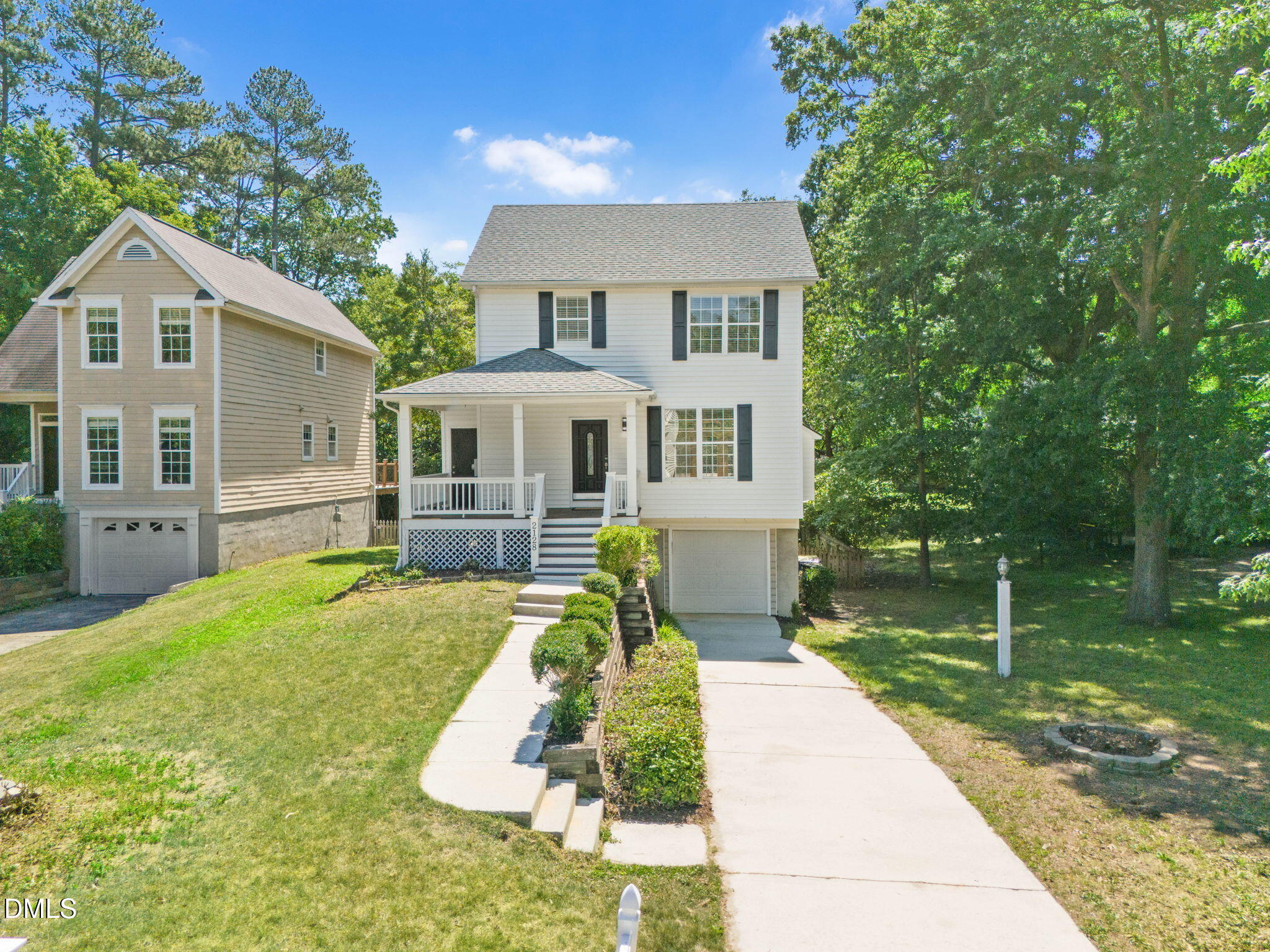 2128 Bellaire Avenue Property Photo 1