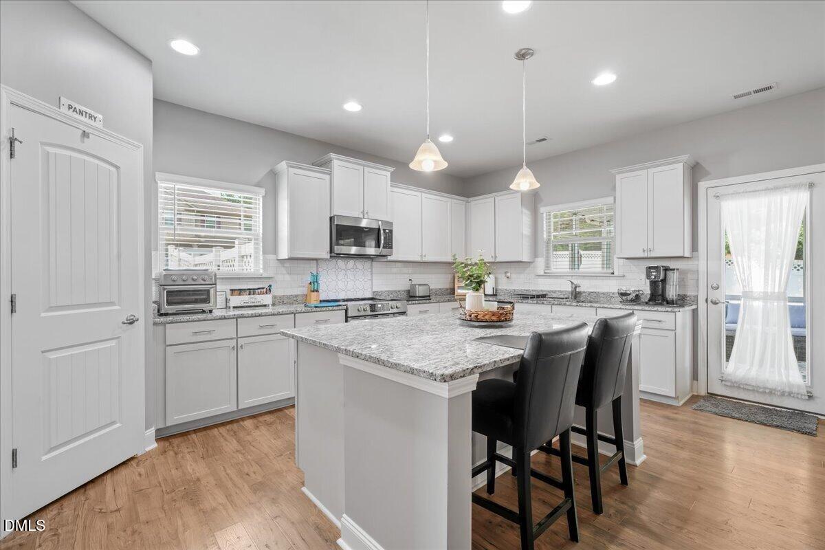 9 Rock Oak Court Property Photo 3