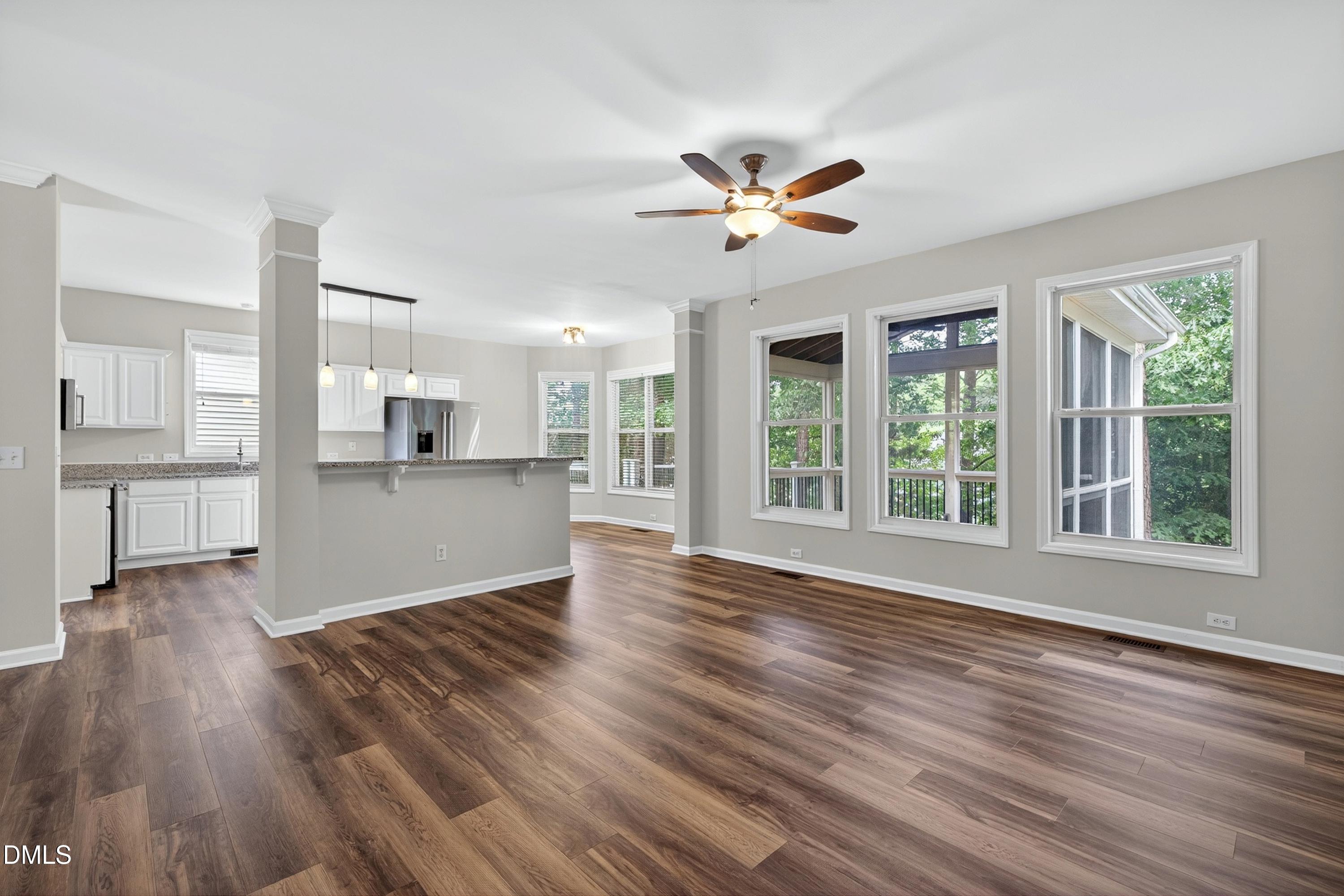 1402 Willow Leaf Way Property Photo 8