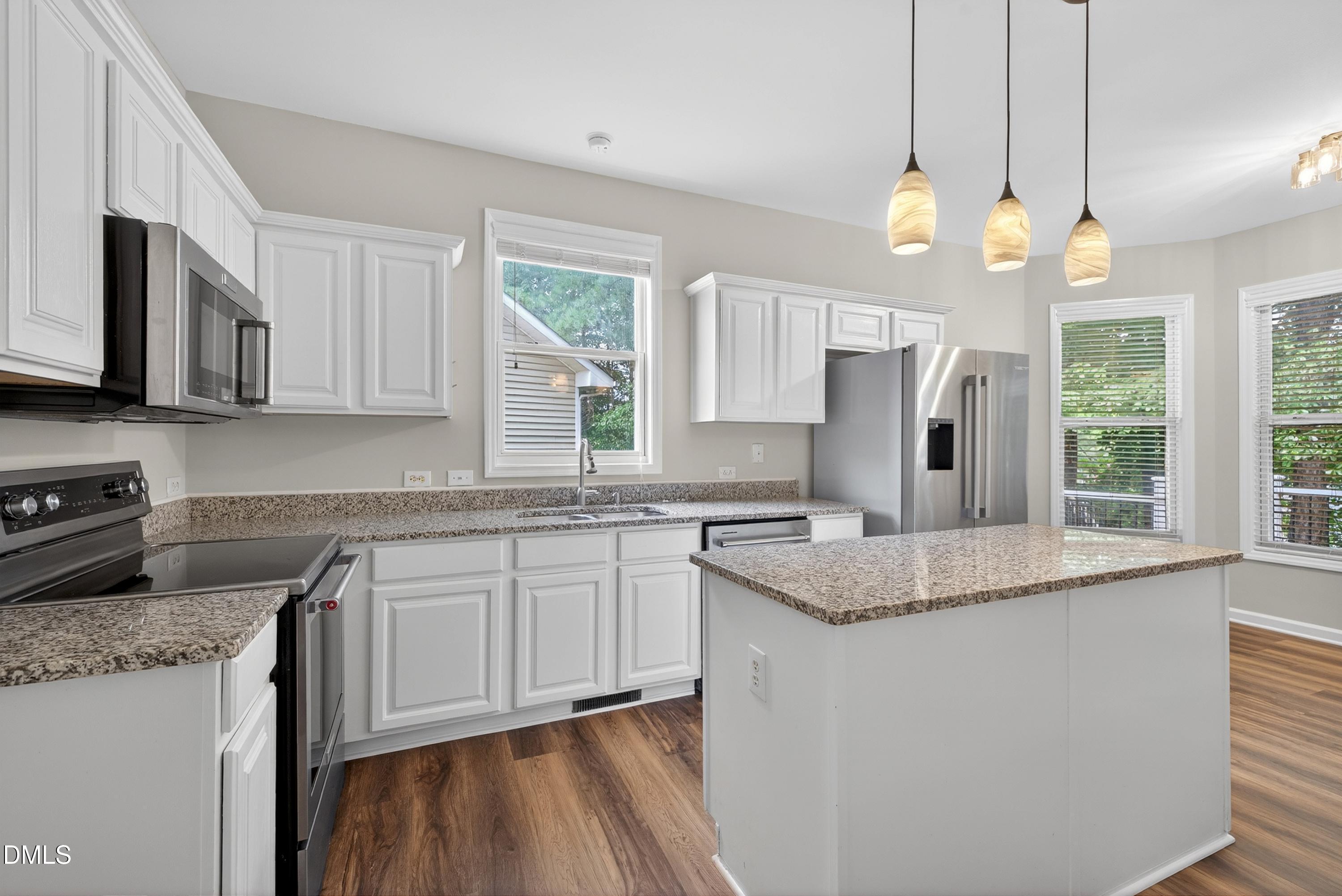 1402 Willow Leaf Way Property Photo 17