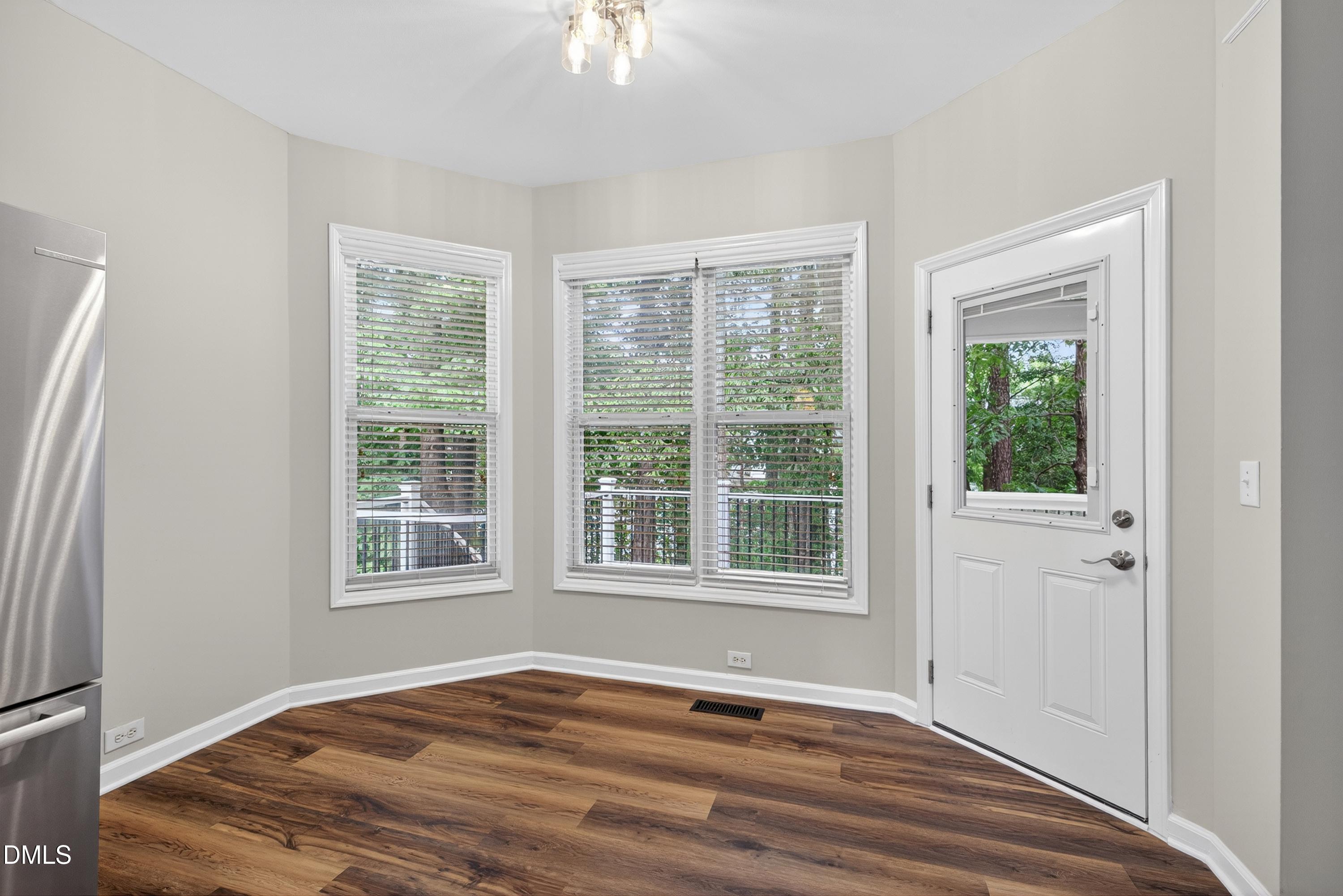1402 Willow Leaf Way Property Photo 19