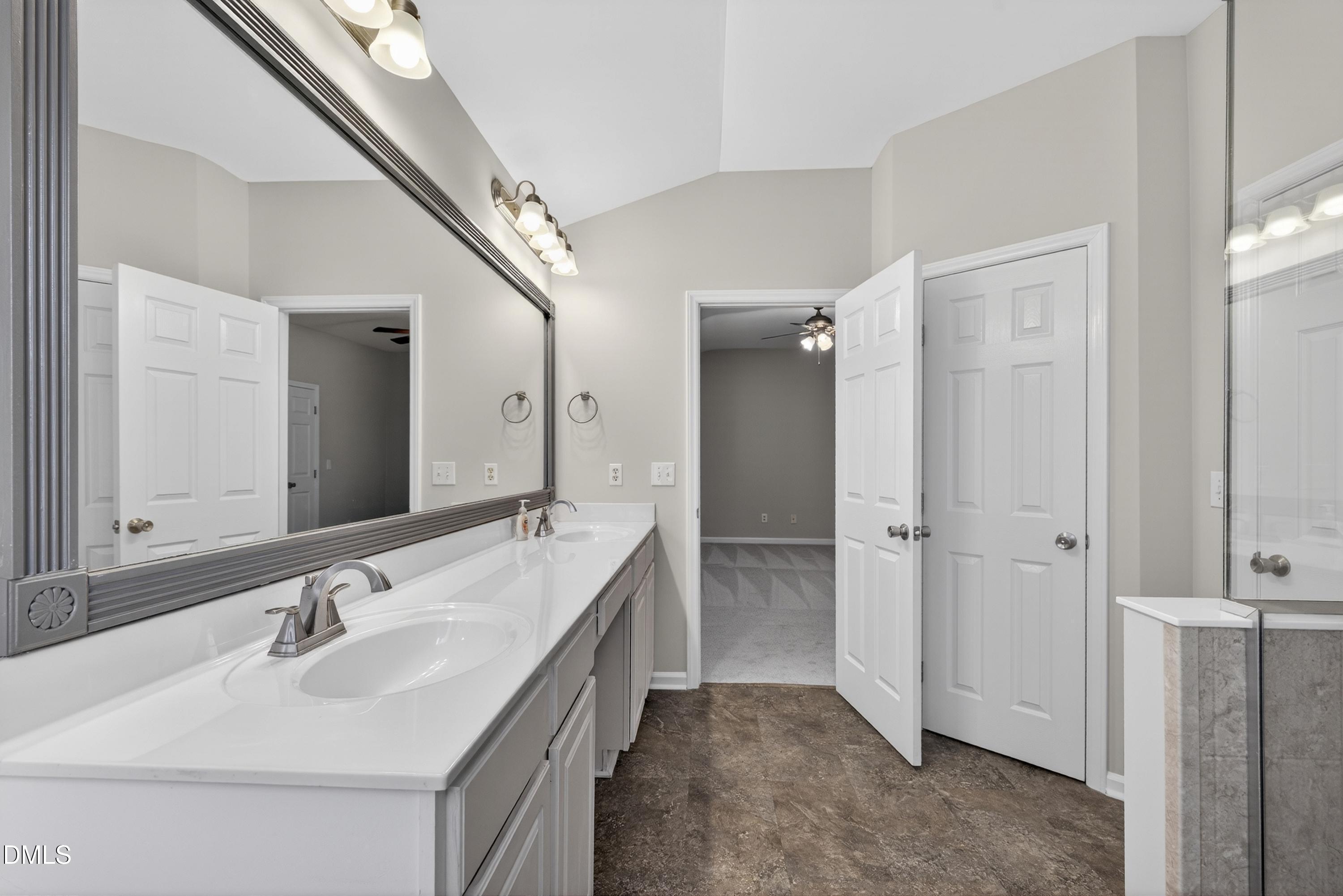 1402 Willow Leaf Way Property Photo 26