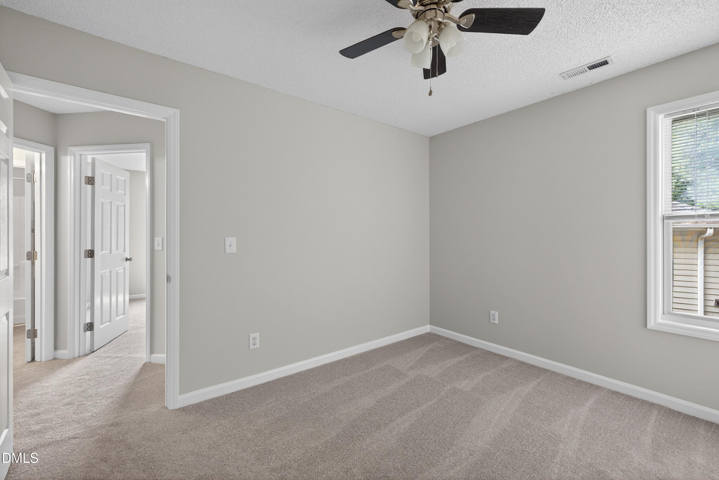 1402 Willow Leaf Way Property Photo 31