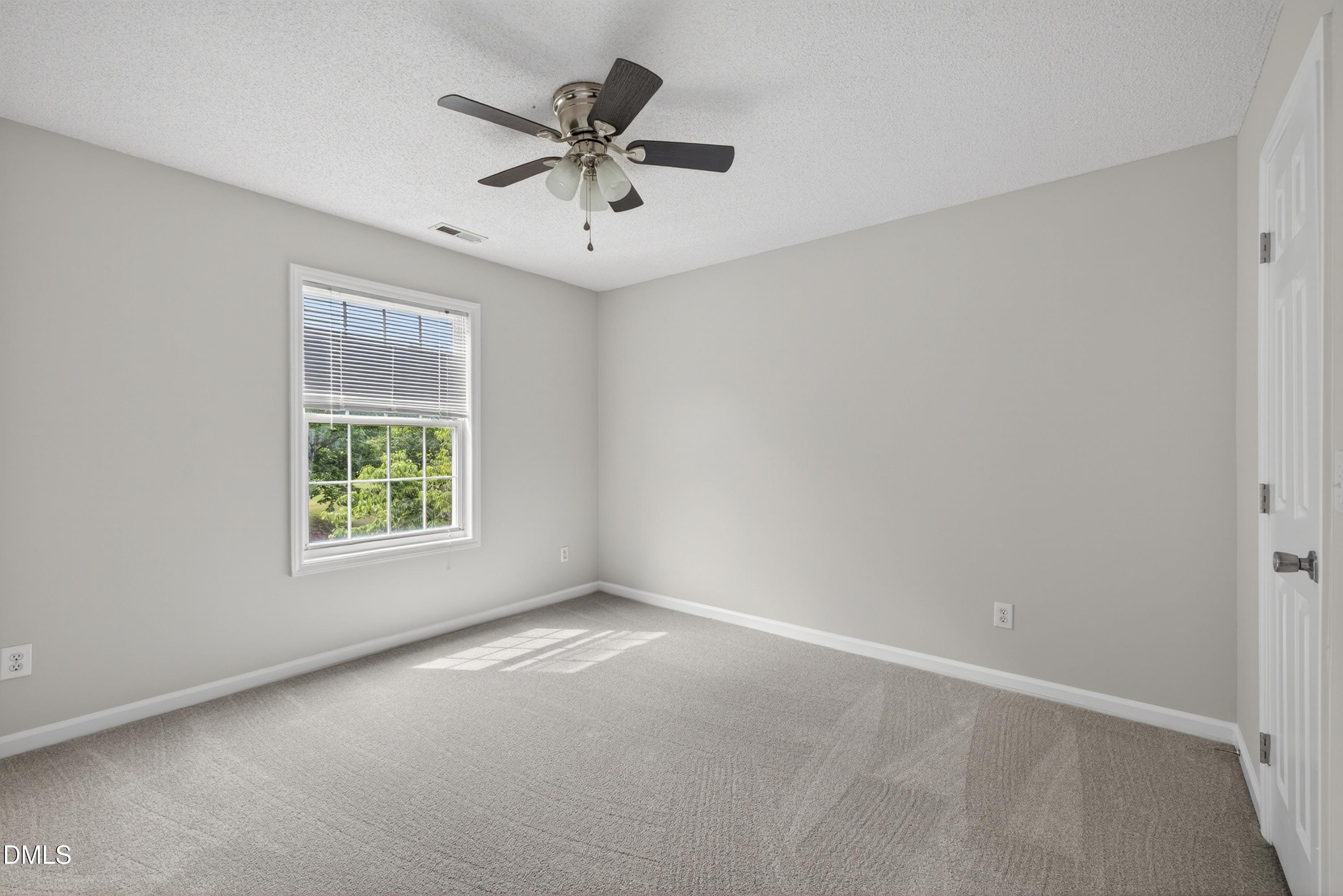1402 Willow Leaf Way Property Photo 32