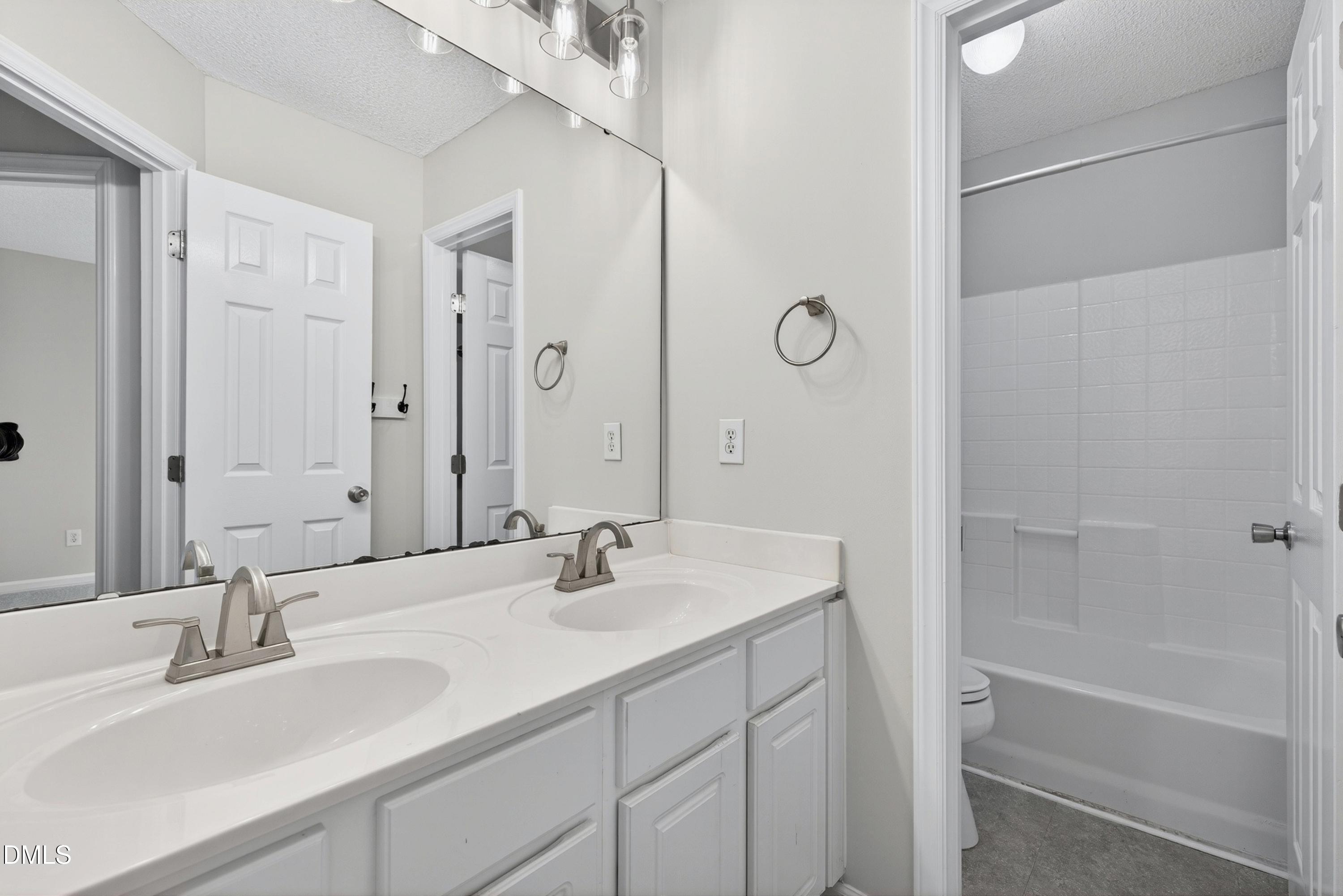 1402 Willow Leaf Way Property Photo 34