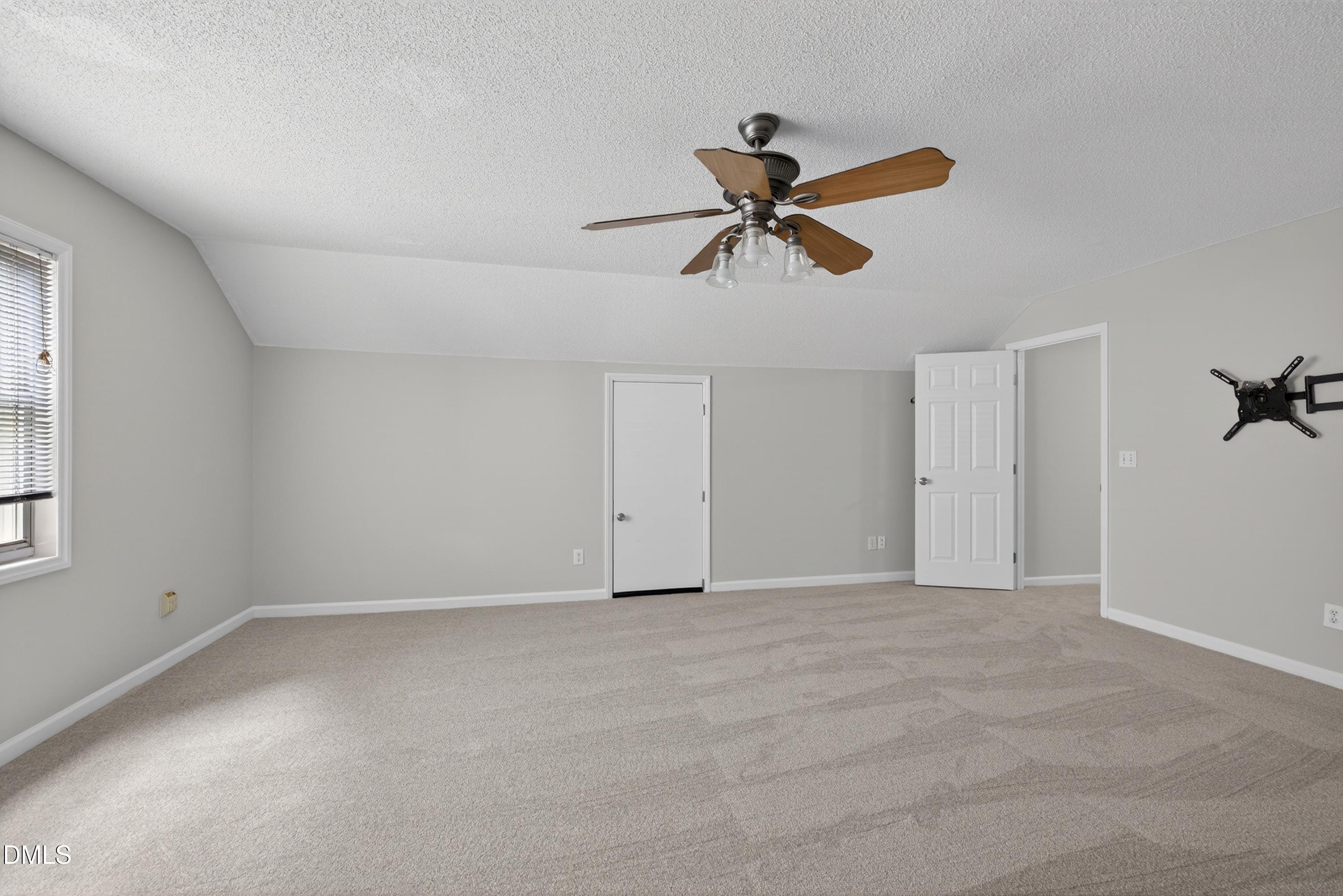 1402 Willow Leaf Way Property Photo 39