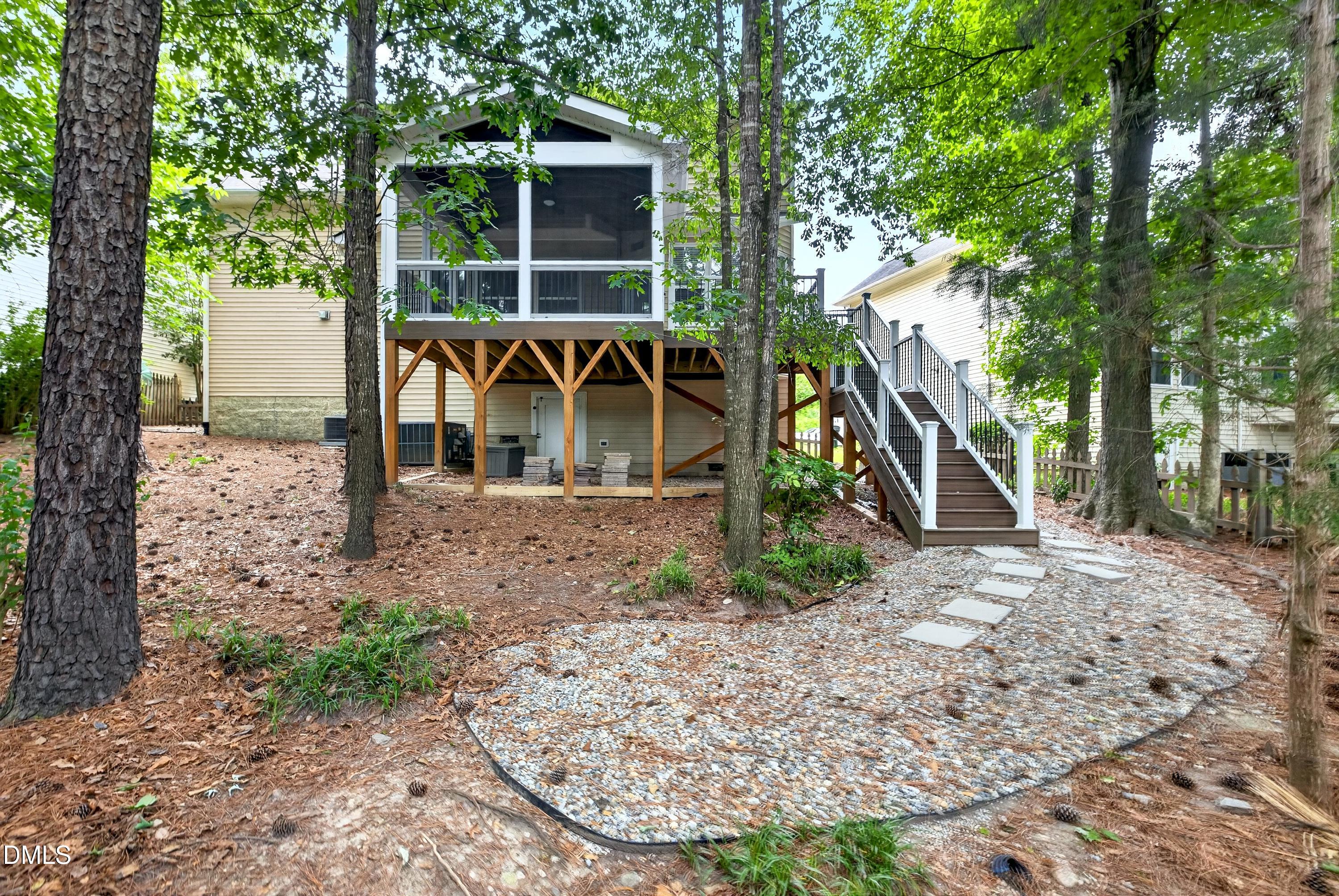 1402 Willow Leaf Way Property Photo 45