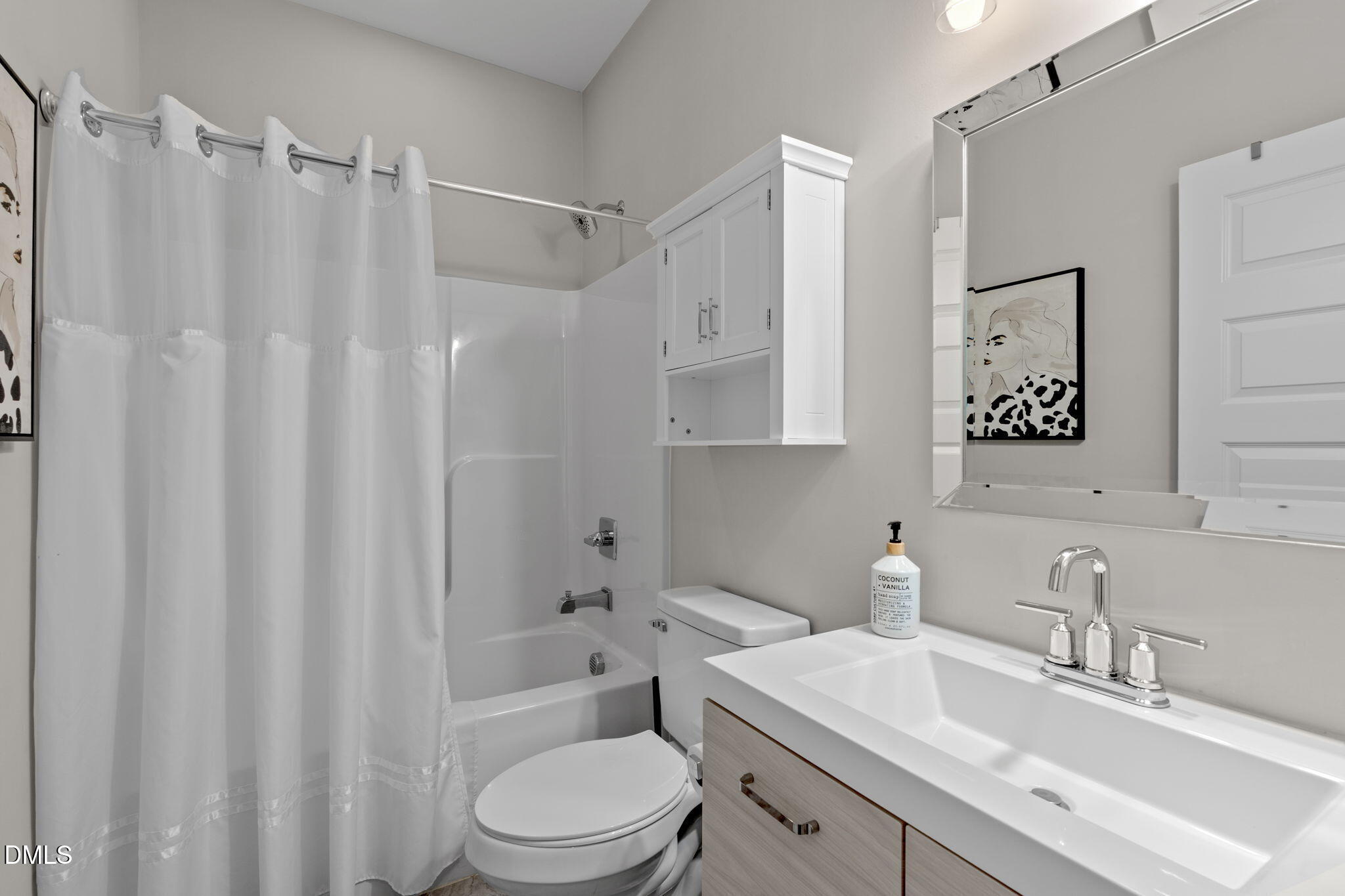 317 Luxe Hall Lane Property Photo 11