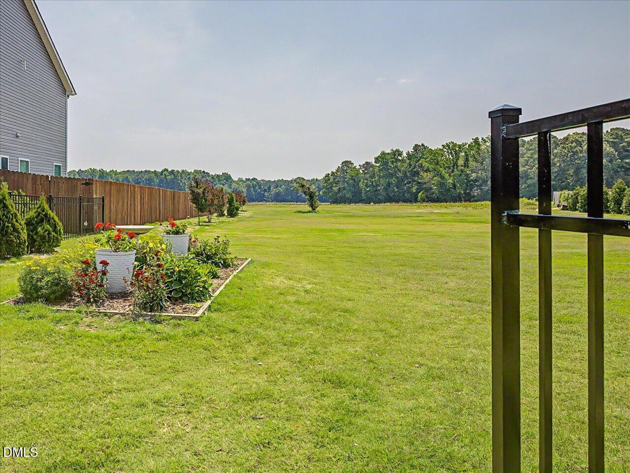 242 Steep Rock Drive Property Photo 3