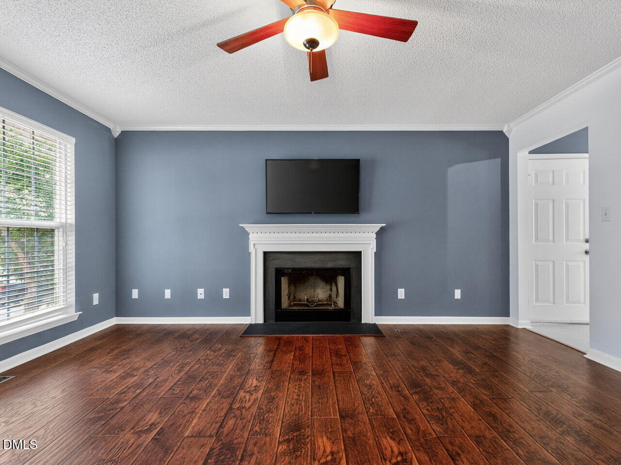 727 Avery Street Property Photo 4
