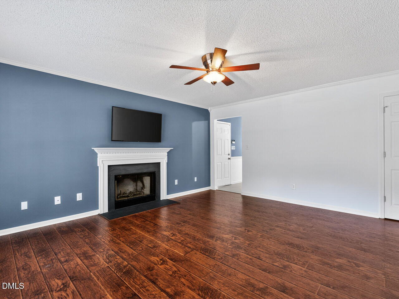 727 Avery Street Property Photo 6