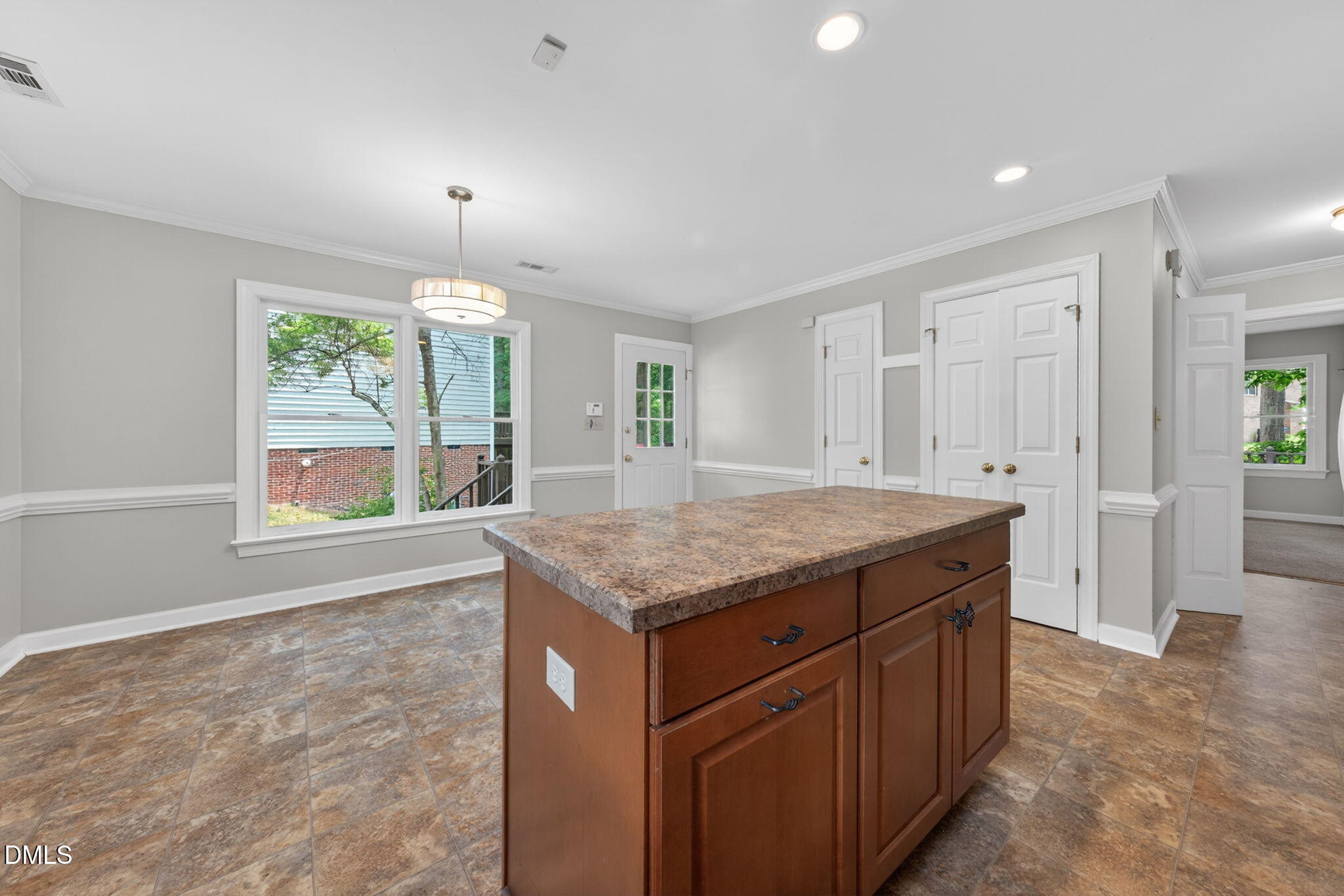 4907 Fortunes Ridge Drive Property Photo 24