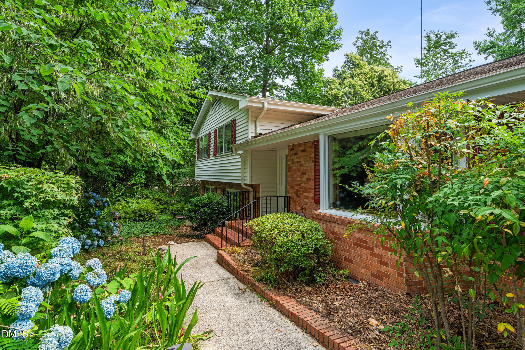 1103 Warren Avenue Property Photo 1