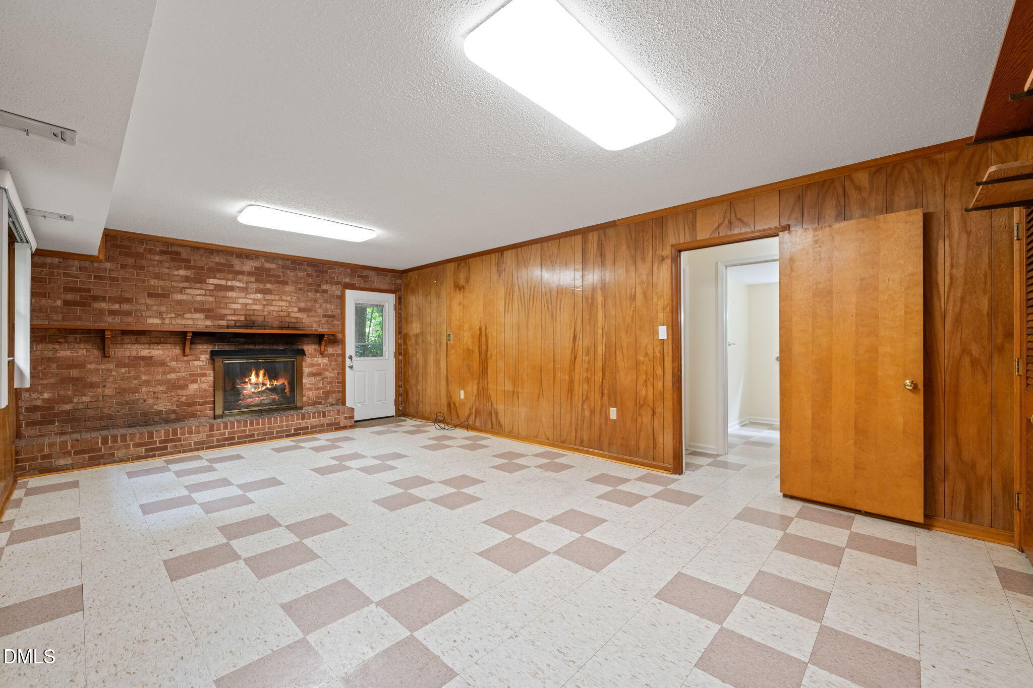 1103 Warren Avenue Property Photo 24