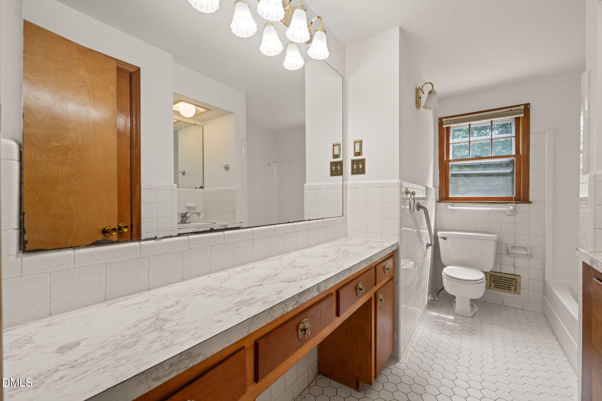 1103 Warren Avenue Property Photo 33