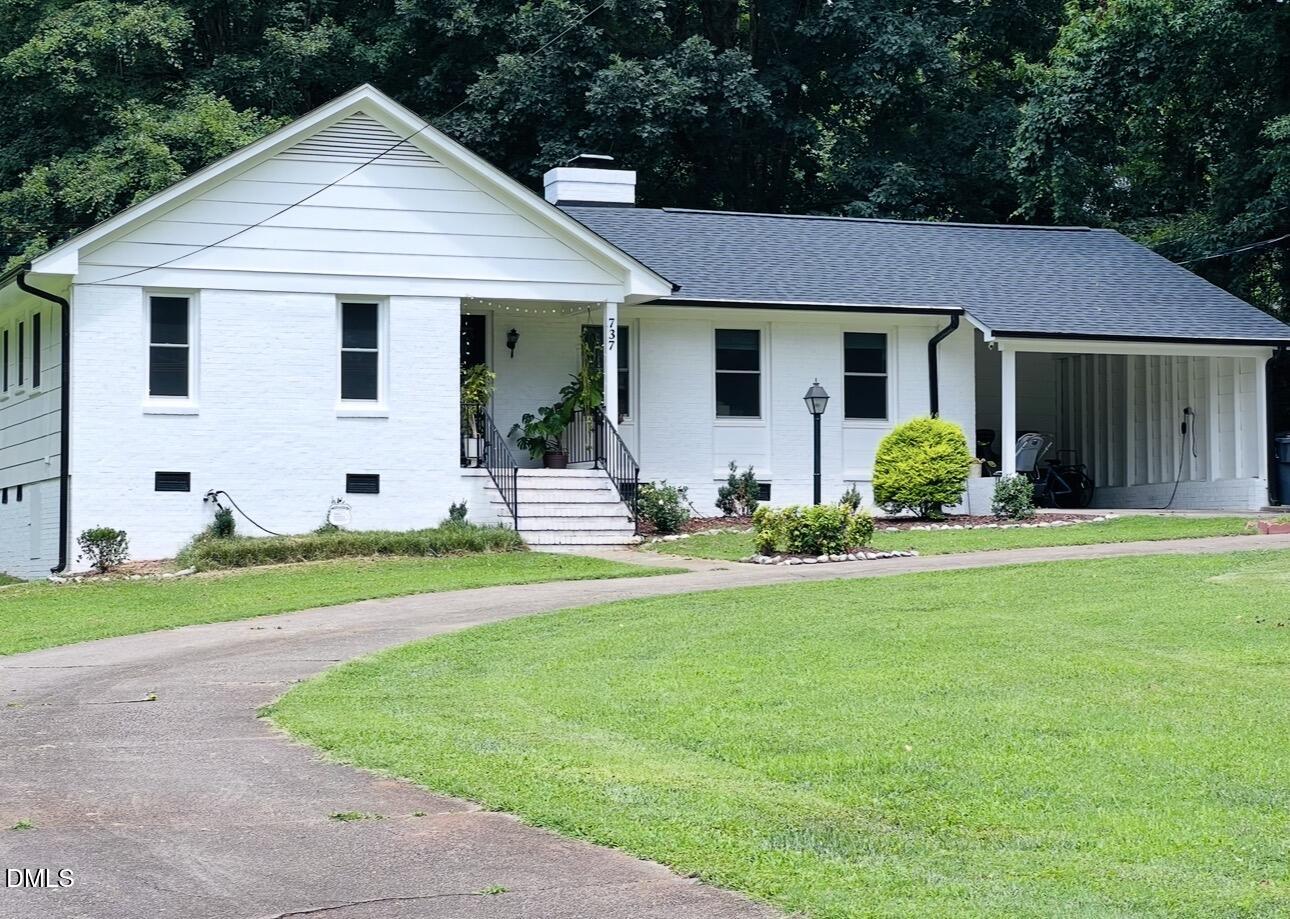 737 Lakeview Drive Property Photo 1