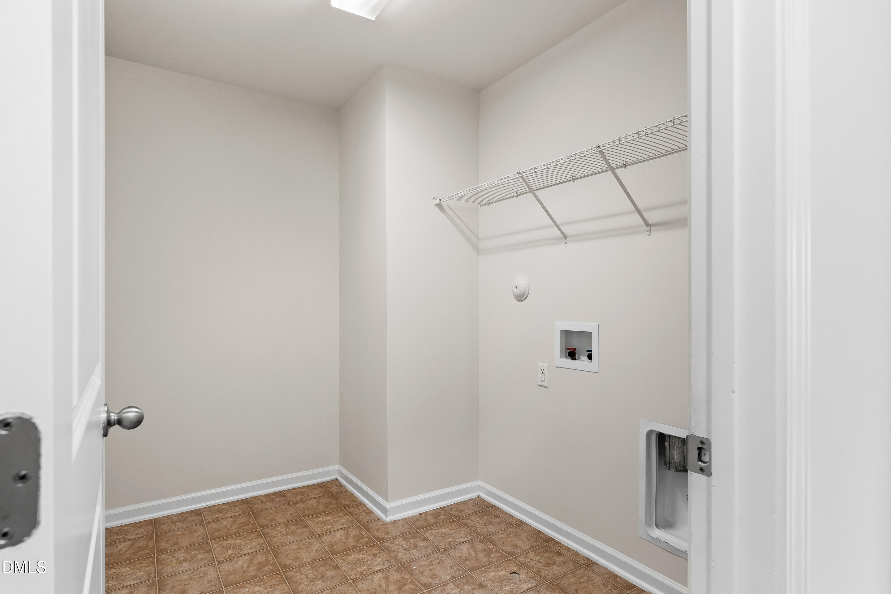 407 Pacific Heights Road Property Photo 24