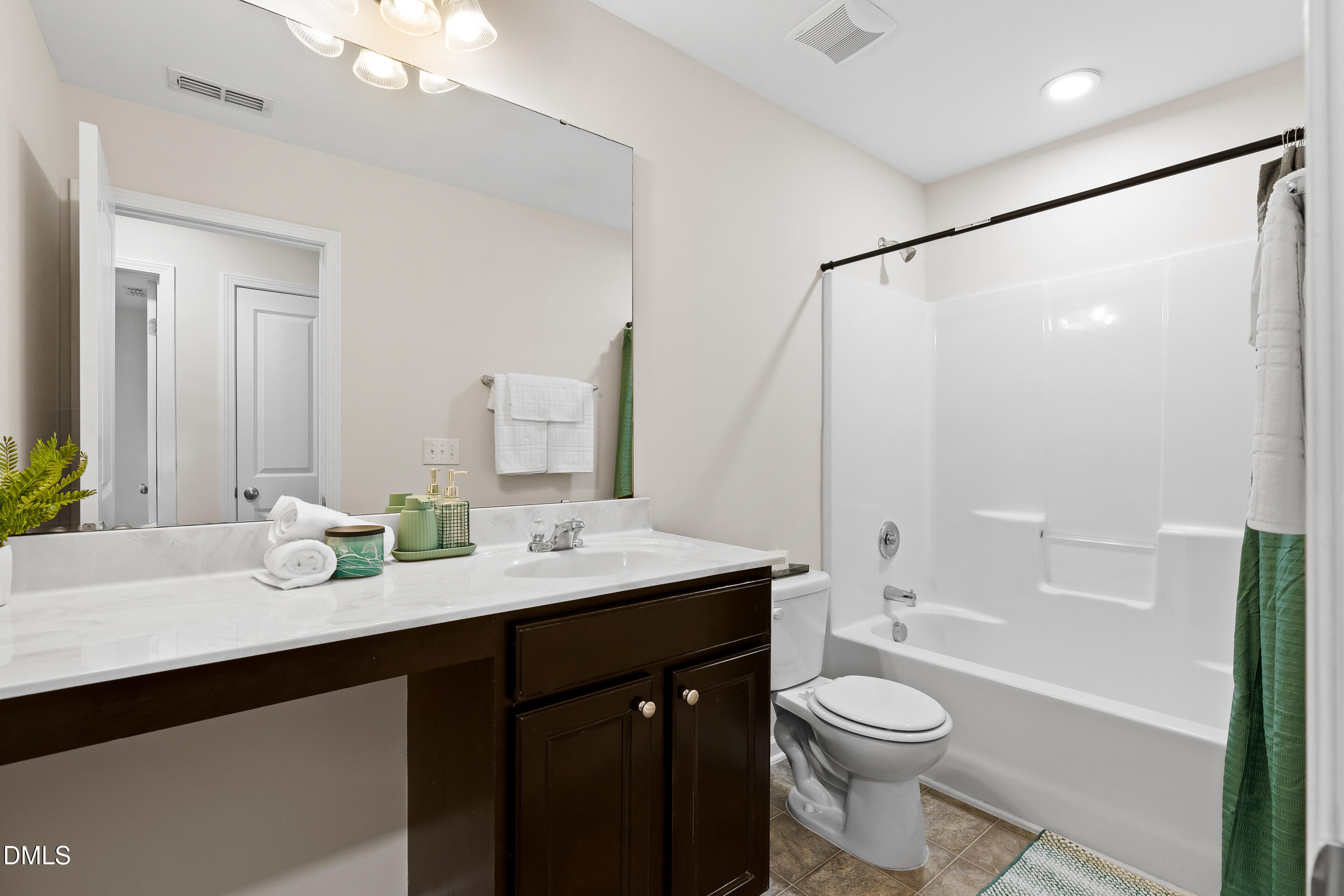 407 Pacific Heights Road Property Photo 38
