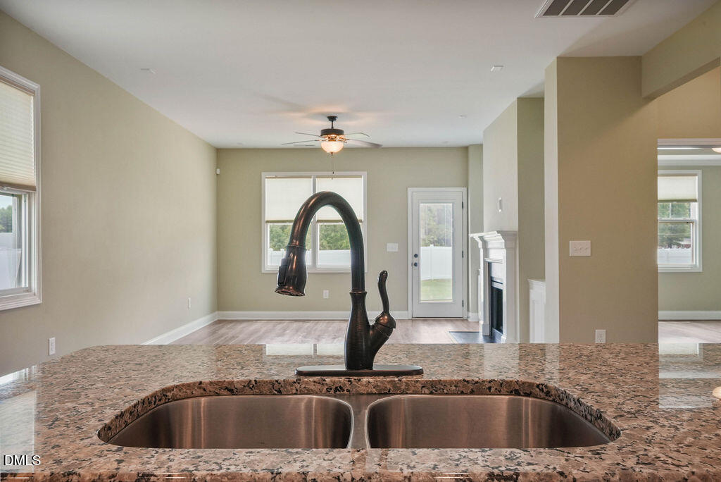278 Bella Square Property Photo 17