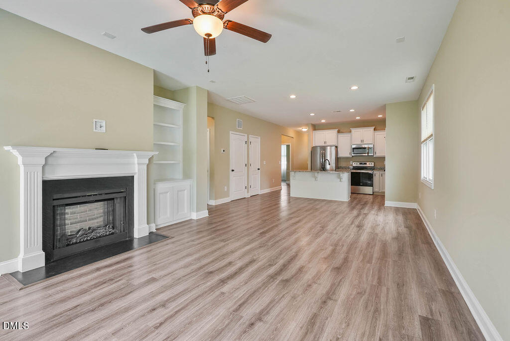 278 Bella Square Property Photo 20