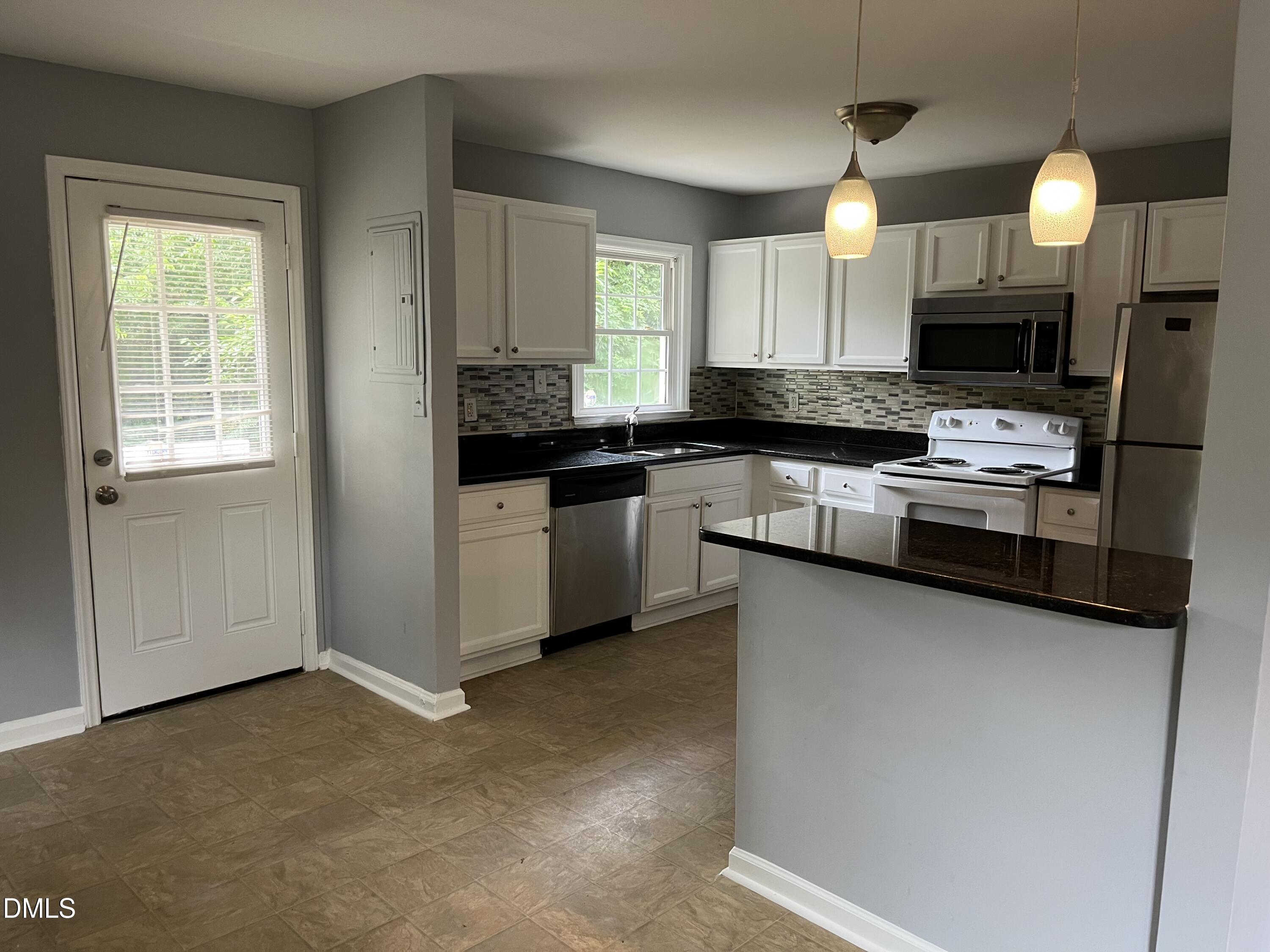 2308 Shannon Street Property Photo 9