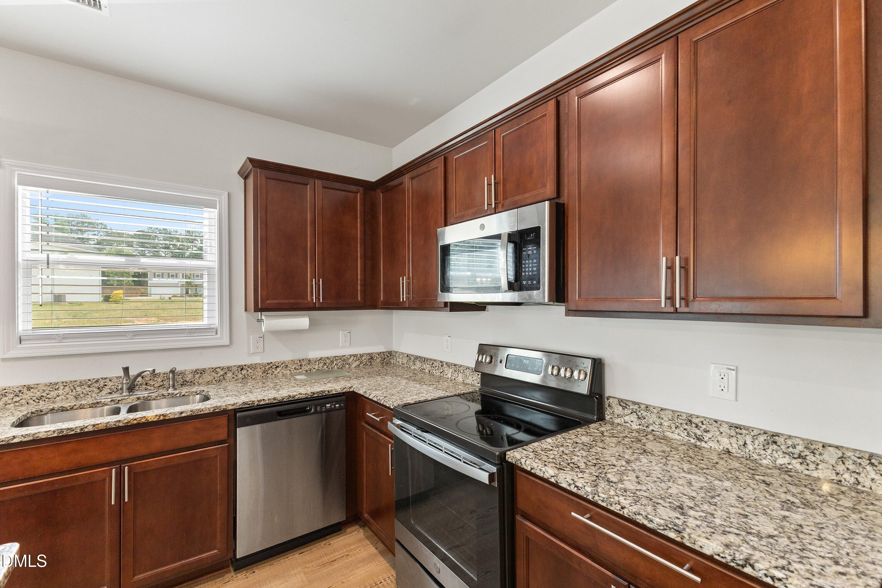 10 Forest Meadow Lane Property Photo 15
