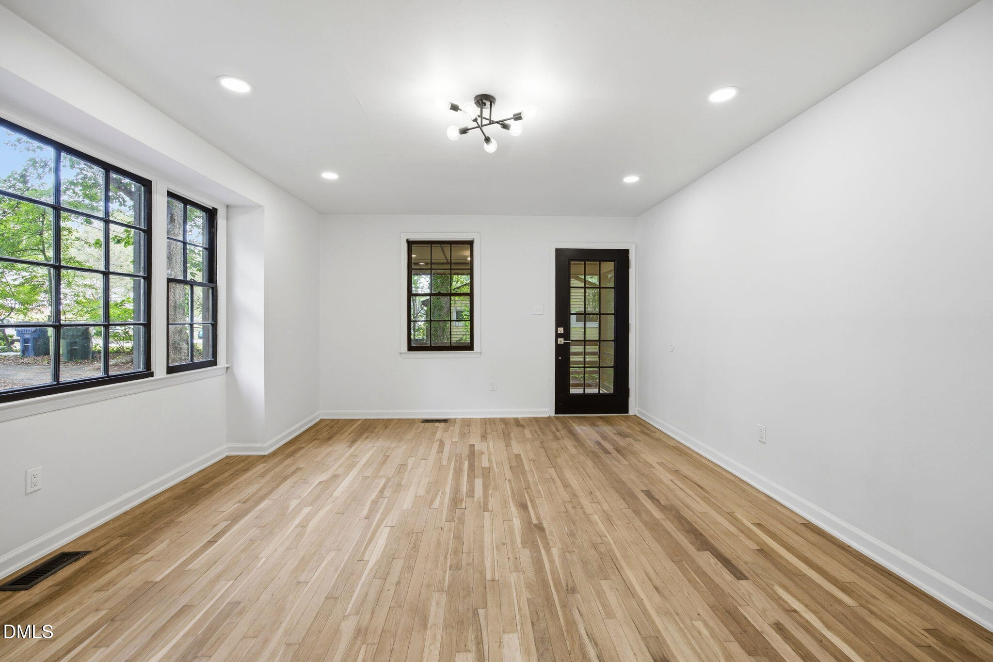 608 Dennis Avenue Property Photo 8