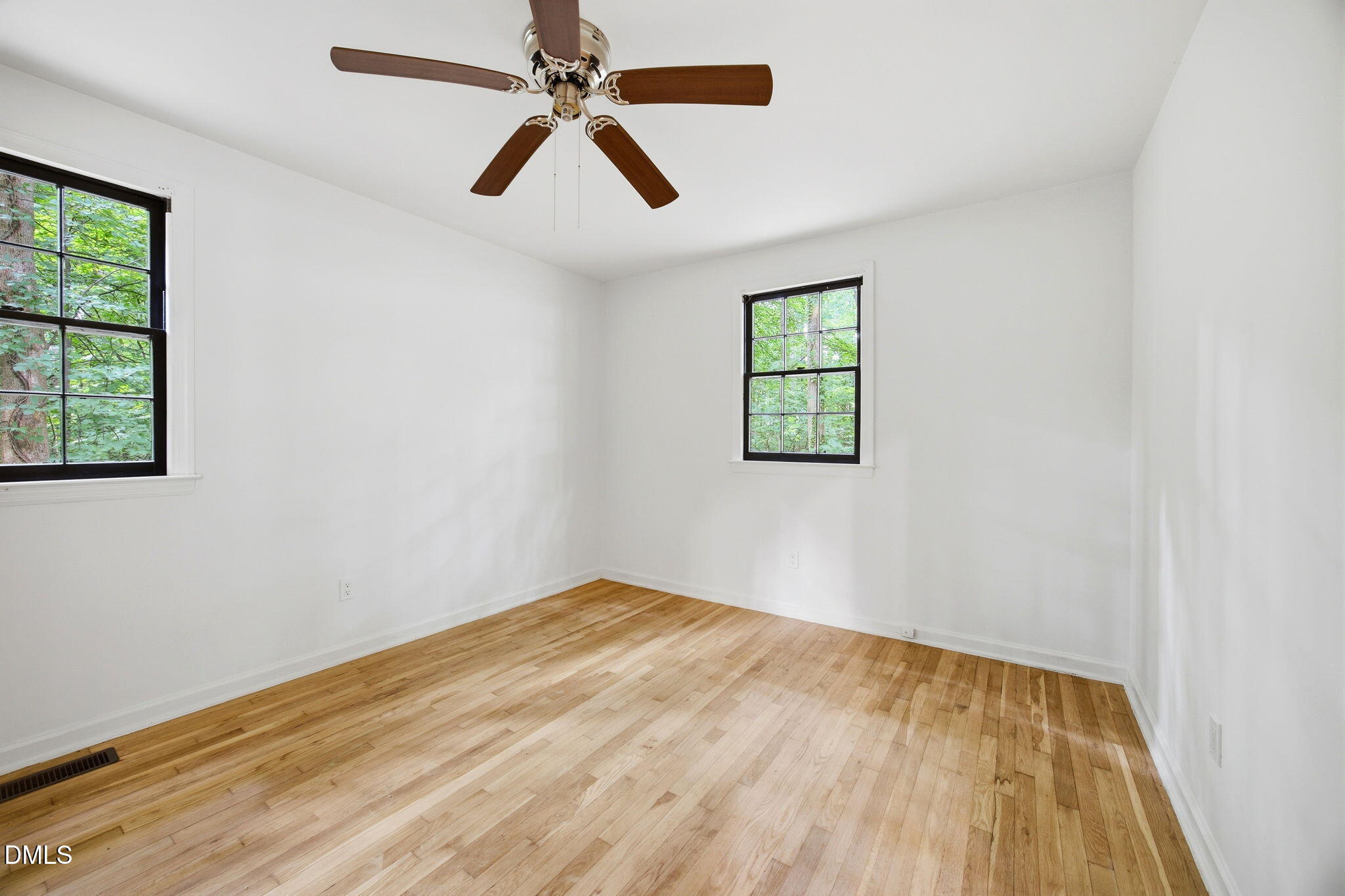 608 Dennis Avenue Property Photo 23