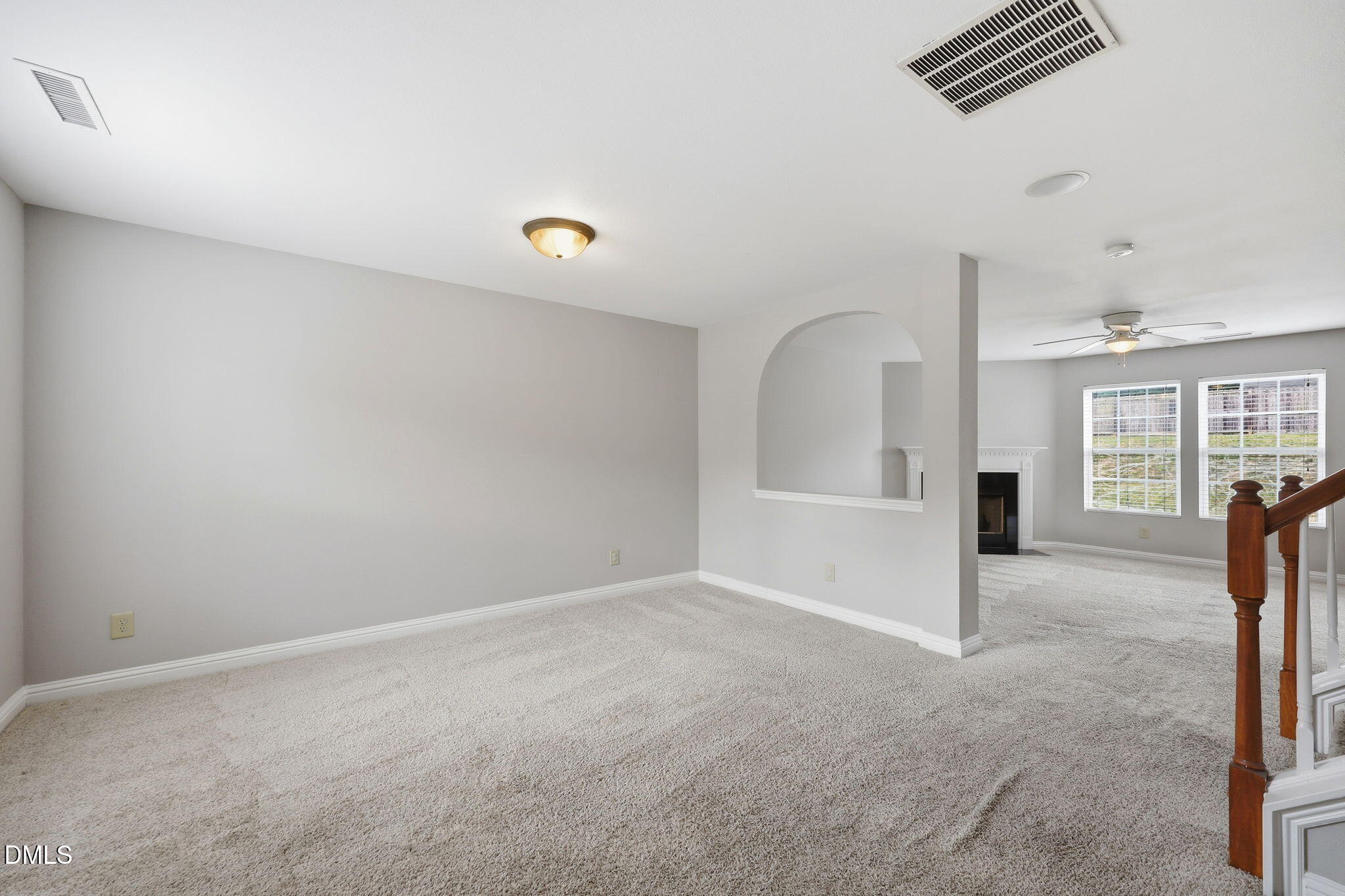 410 Walnut Crossing Drive Property Photo 6