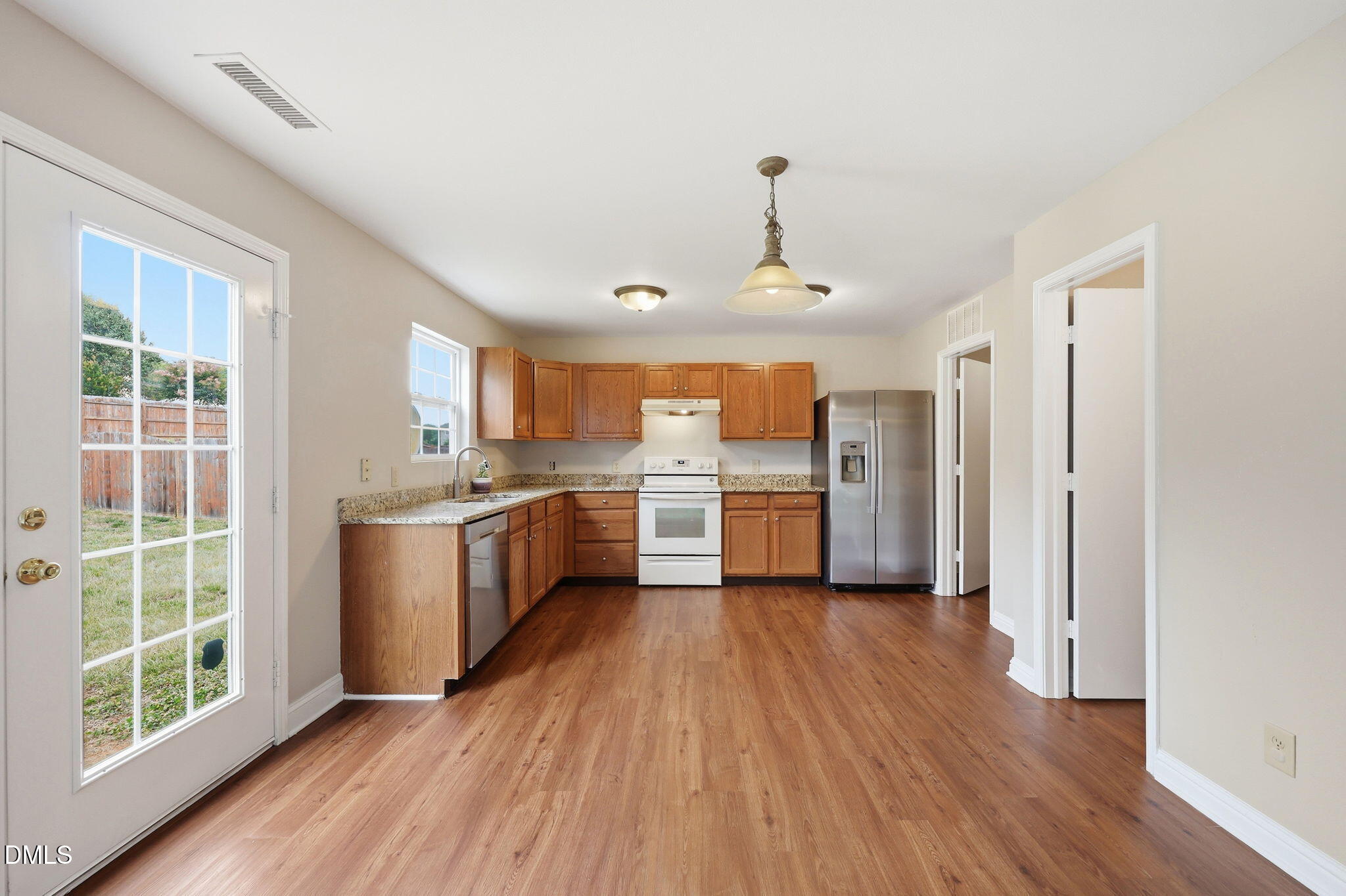410 Walnut Crossing Drive Property Photo 12