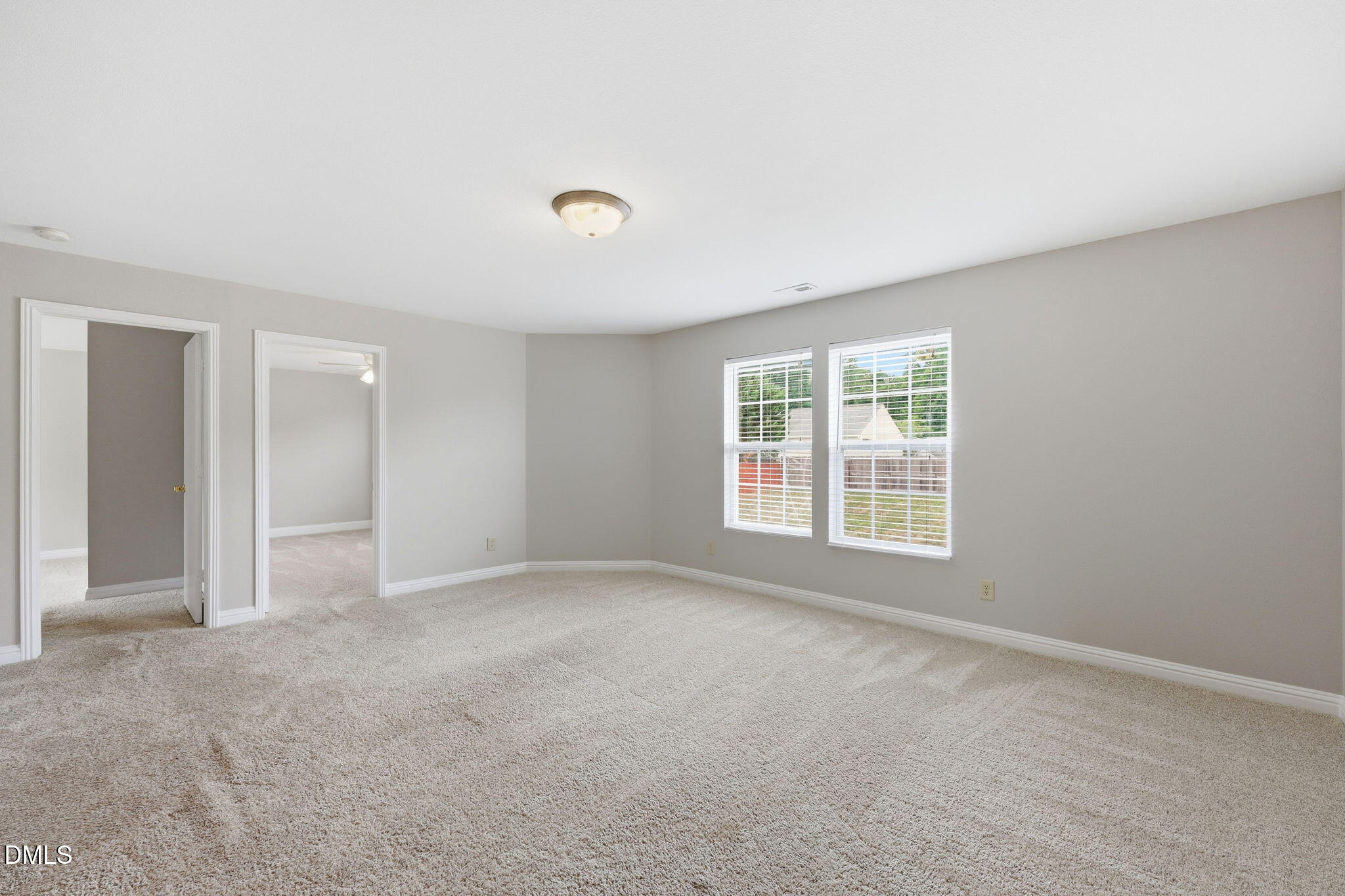 410 Walnut Crossing Drive Property Photo 19