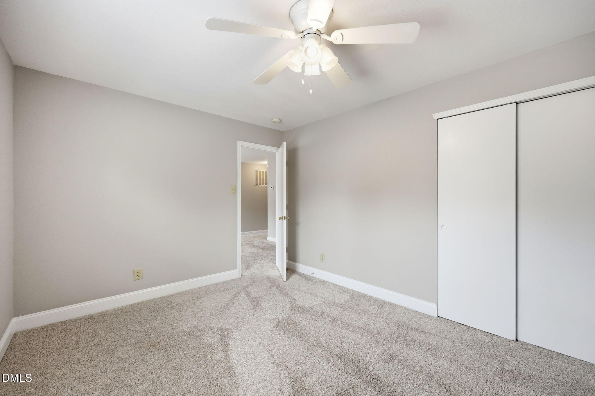 410 Walnut Crossing Drive Property Photo 22