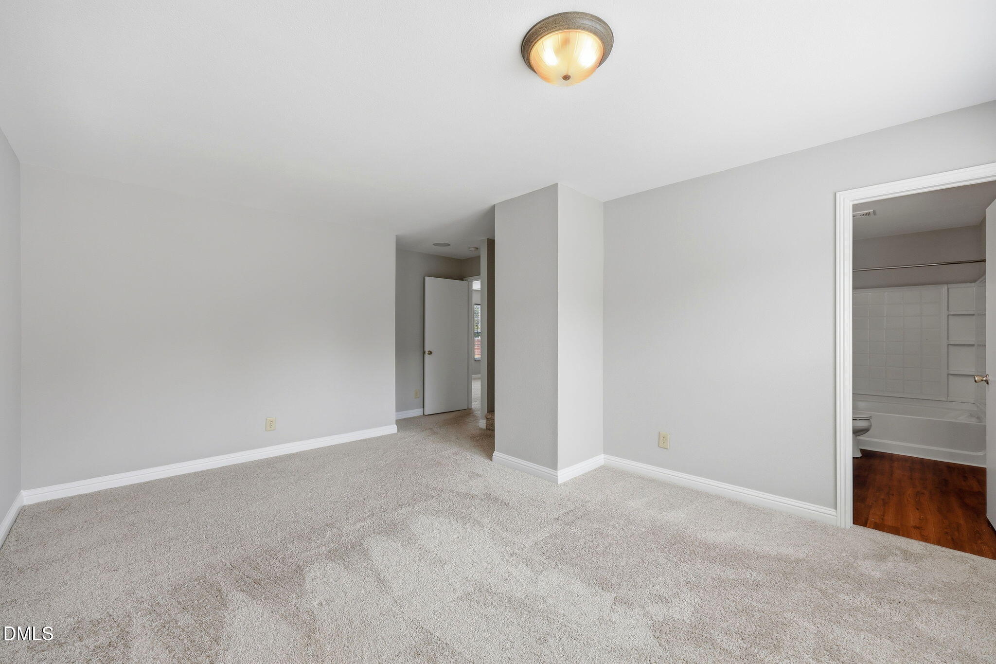 410 Walnut Crossing Drive Property Photo 24