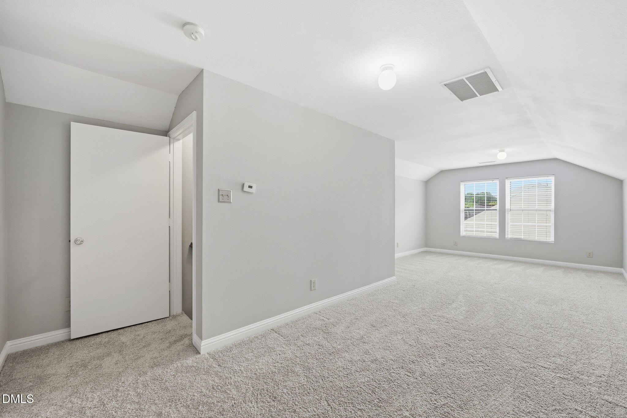 410 Walnut Crossing Drive Property Photo 27