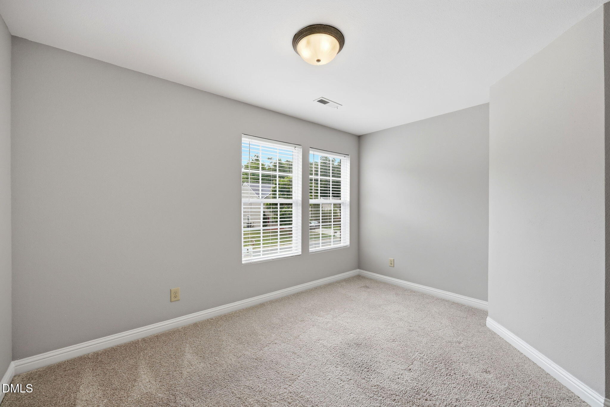 410 Walnut Crossing Drive Property Photo 31