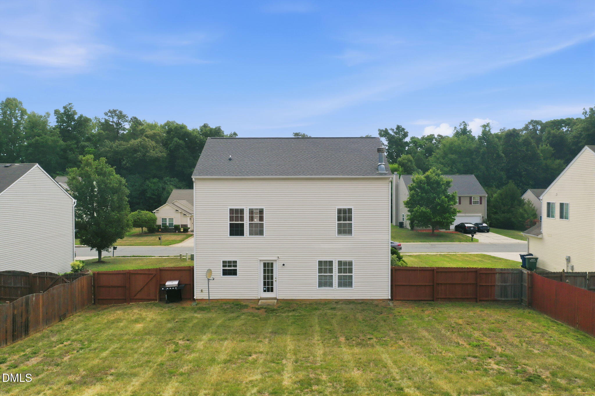 410 Walnut Crossing Drive Property Photo 39