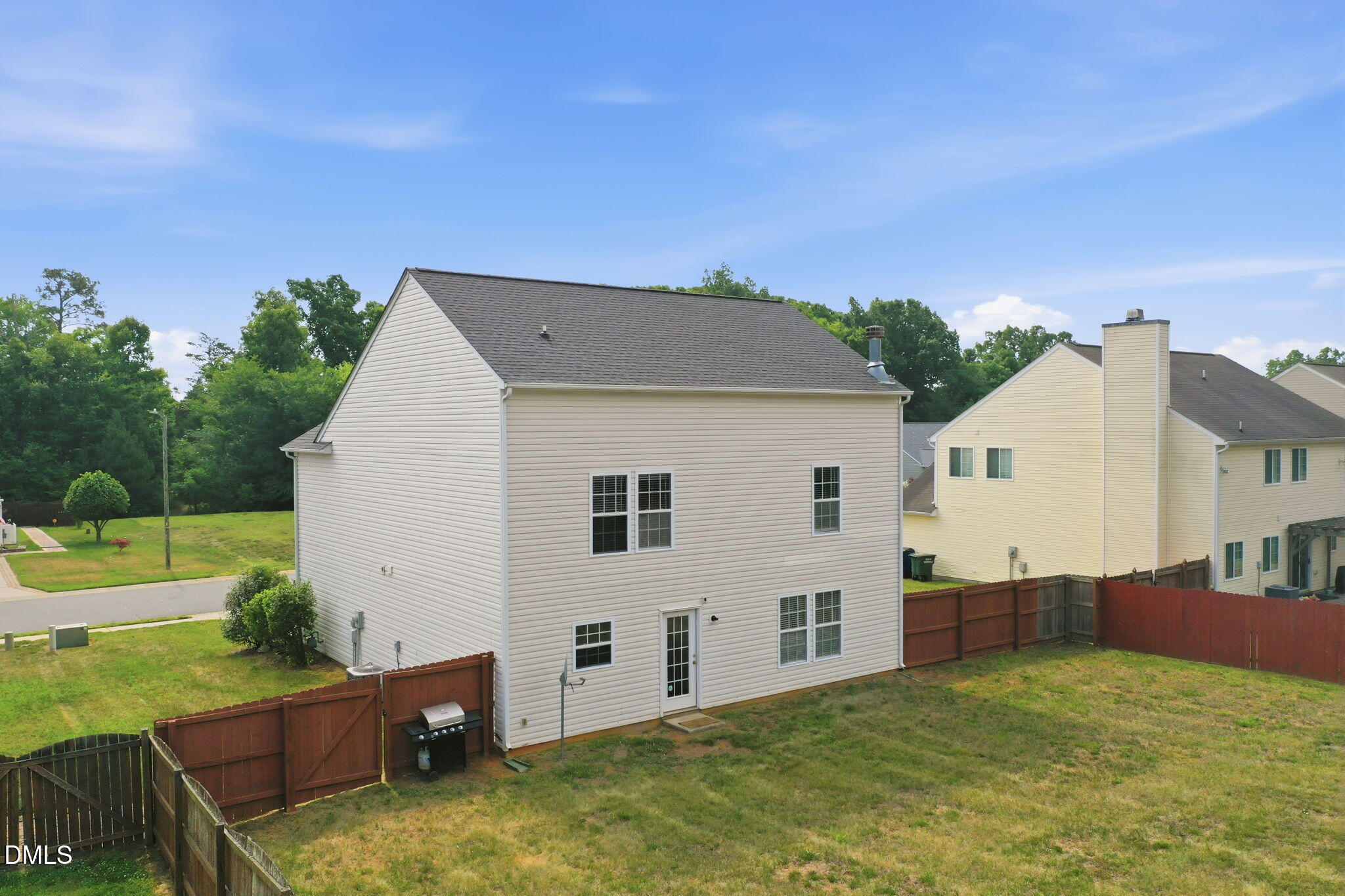 410 Walnut Crossing Drive Property Photo 40