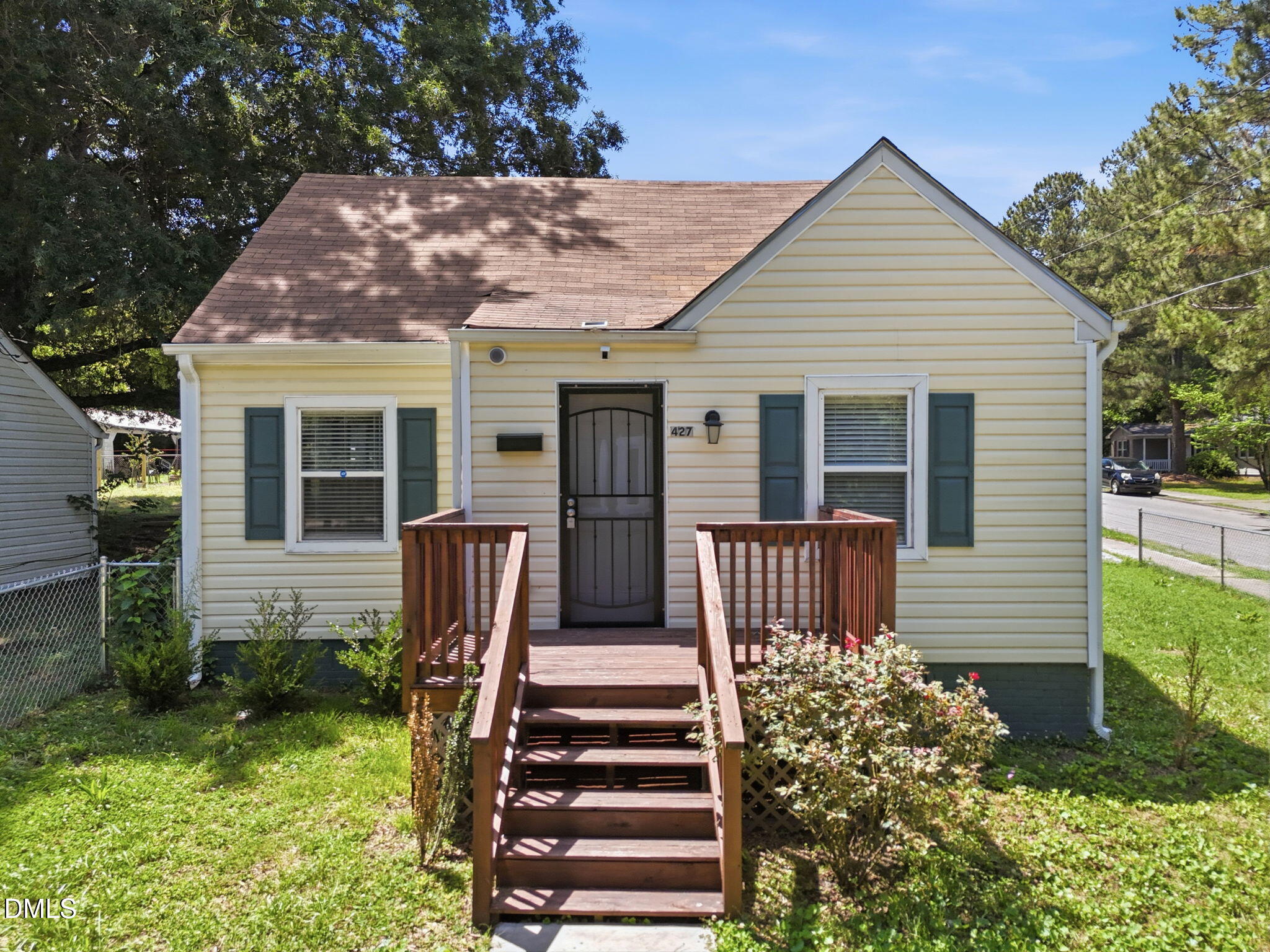 427 N Clark Street Property Photo 1