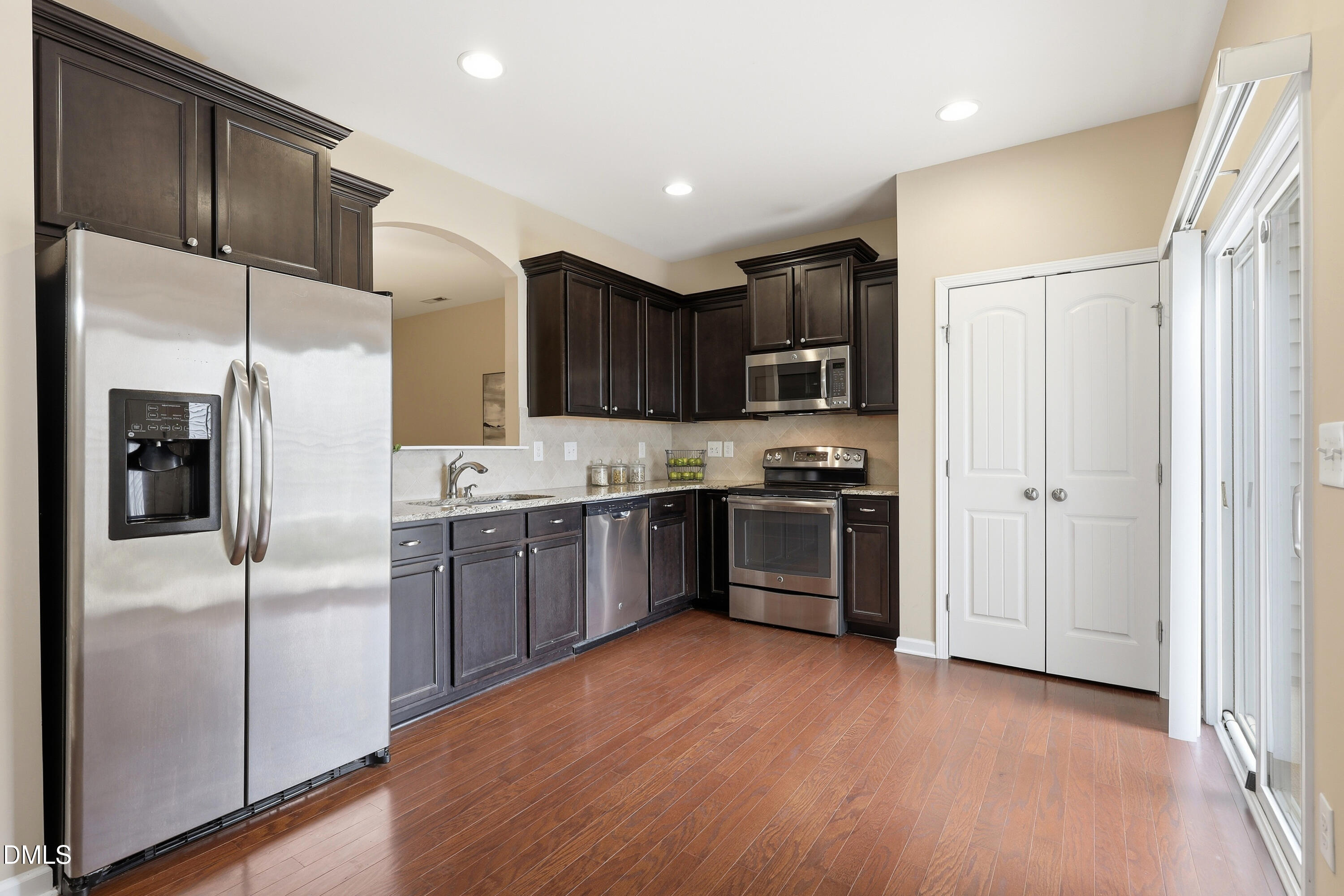 1005 Ileagnes Road Property Photo 9