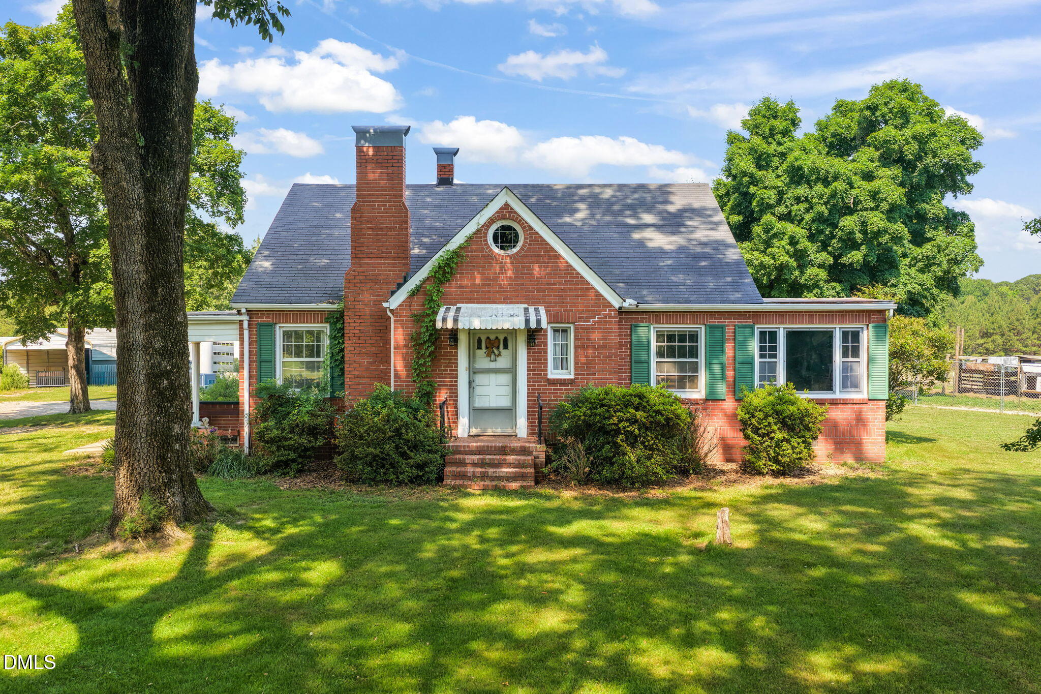 5225 Satterwhite Point Road Property Photo 1