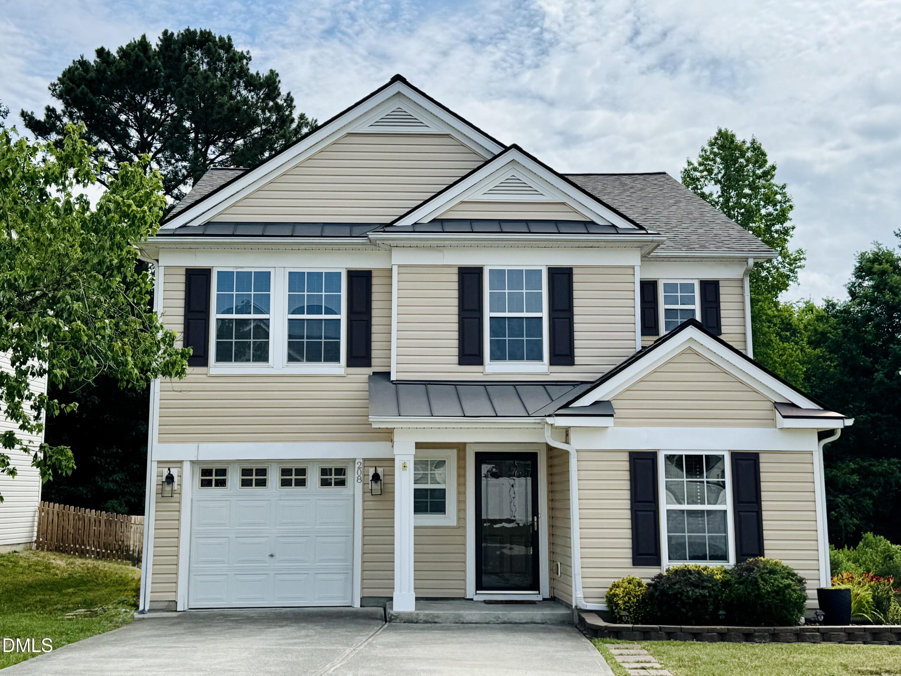 208 Knightwood Drive Property Photo 1