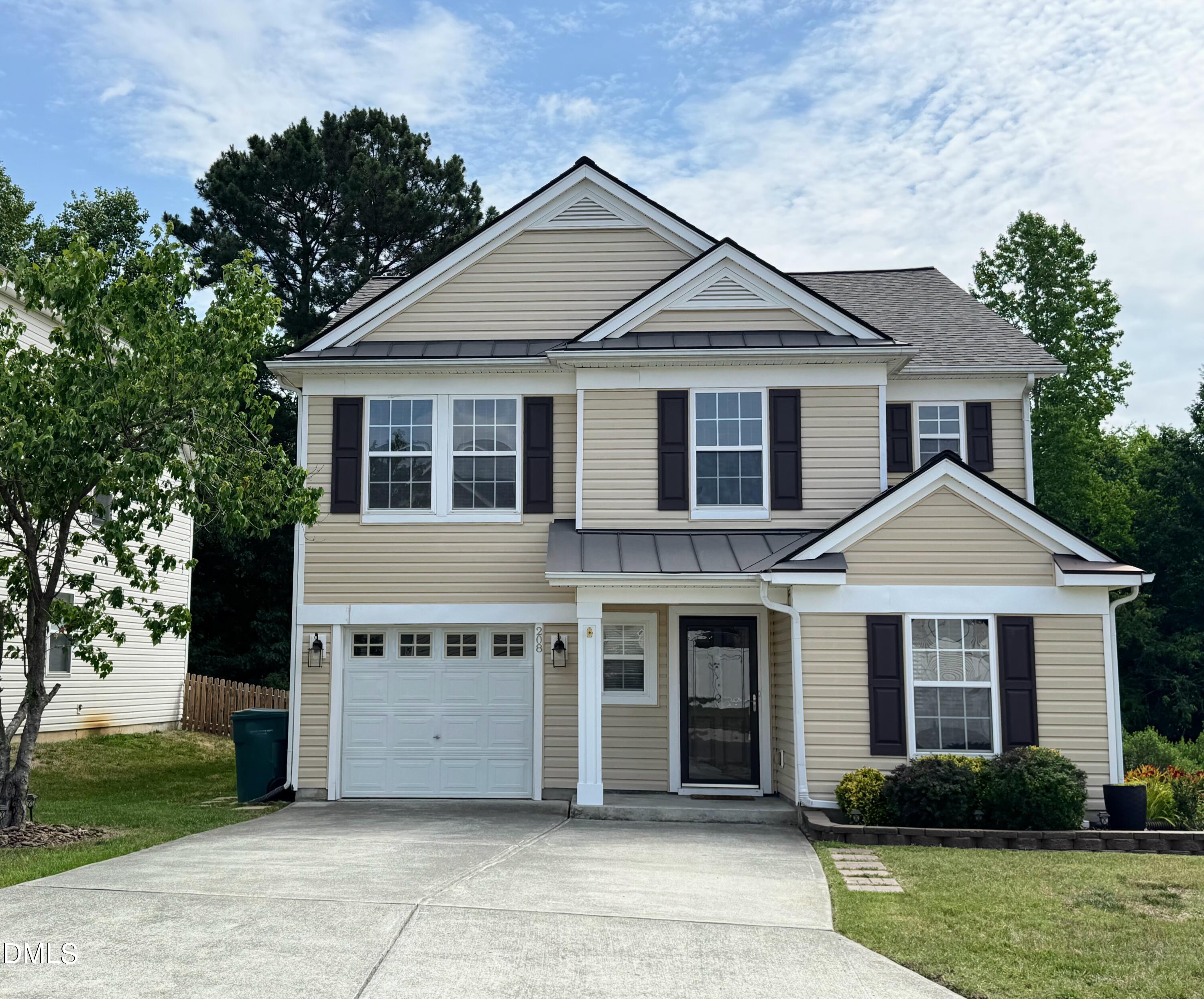 208 Knightwood Drive Property Photo 1