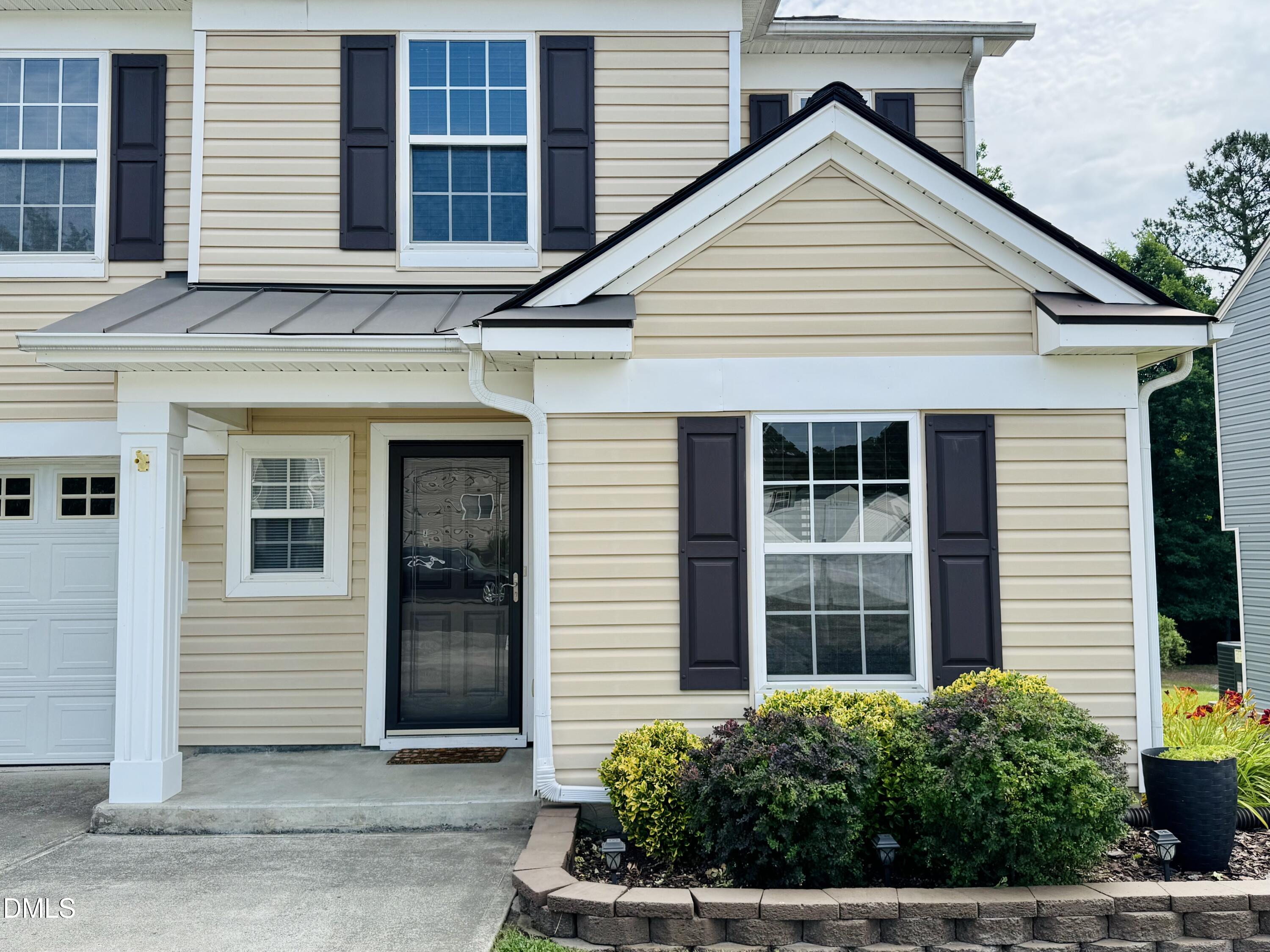 208 Knightwood Drive Property Photo 2