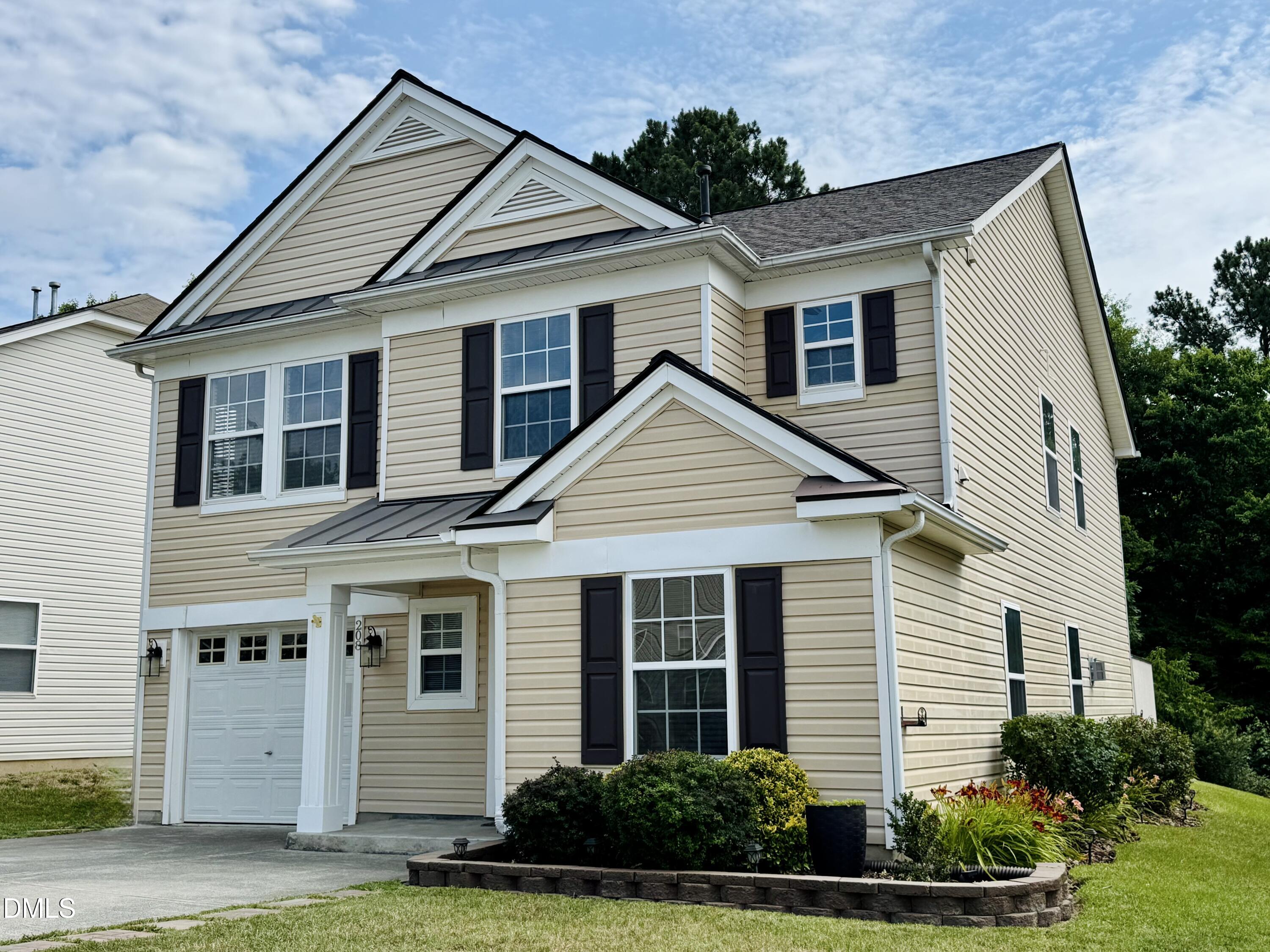 208 Knightwood Drive Property Photo 3