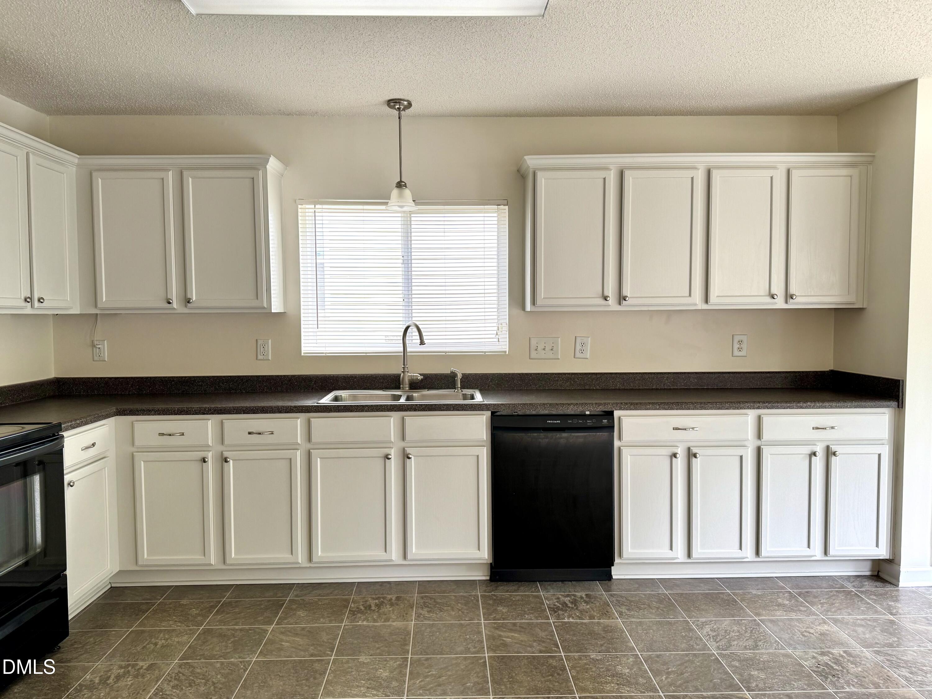 208 Knightwood Drive Property Photo 13