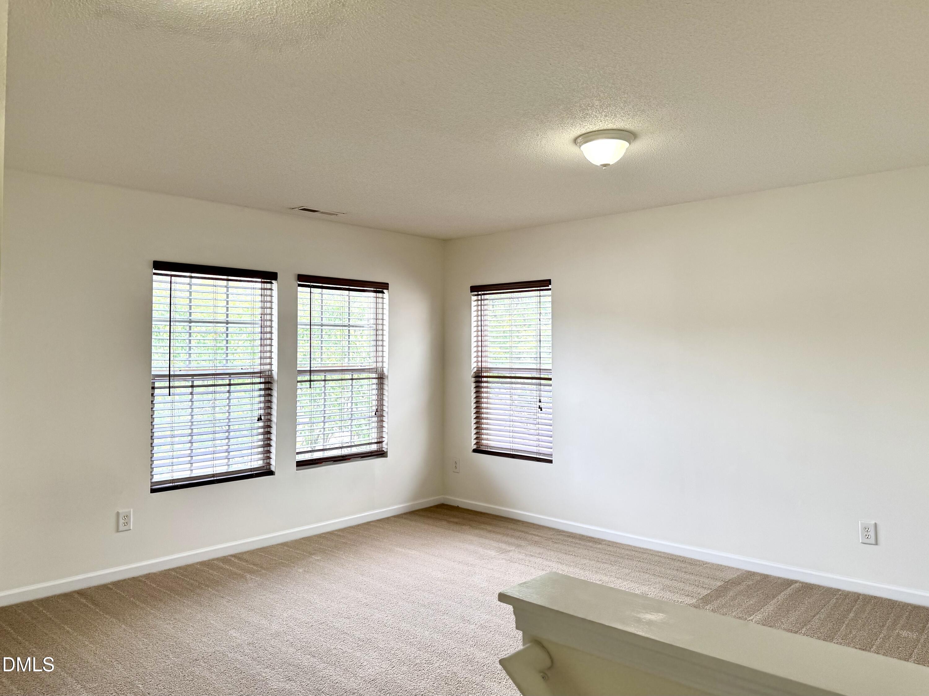208 Knightwood Drive Property Photo 14