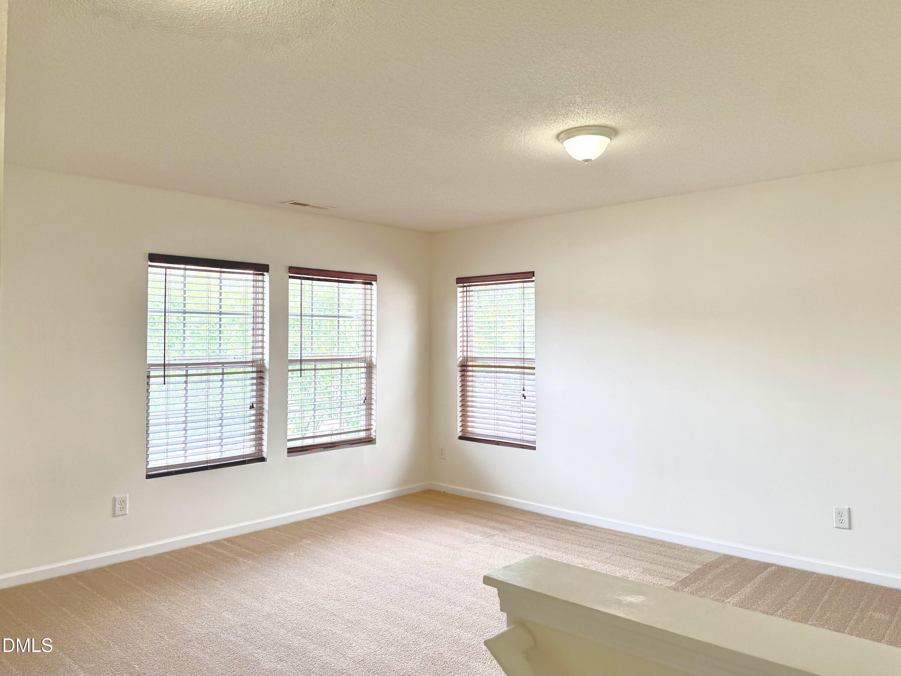 208 Knightwood Drive Property Photo 16