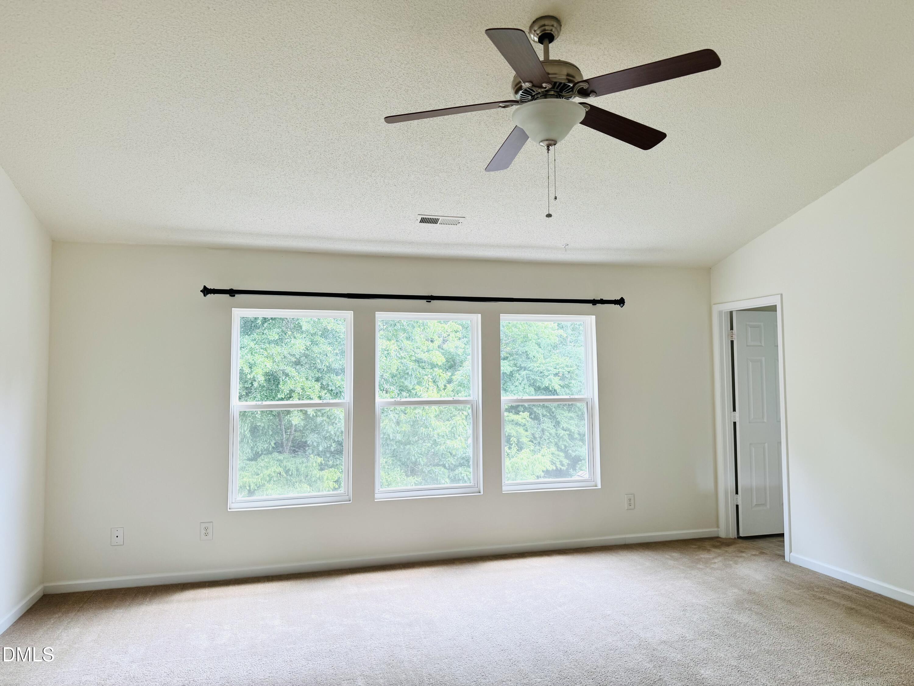 208 Knightwood Drive Property Photo 17