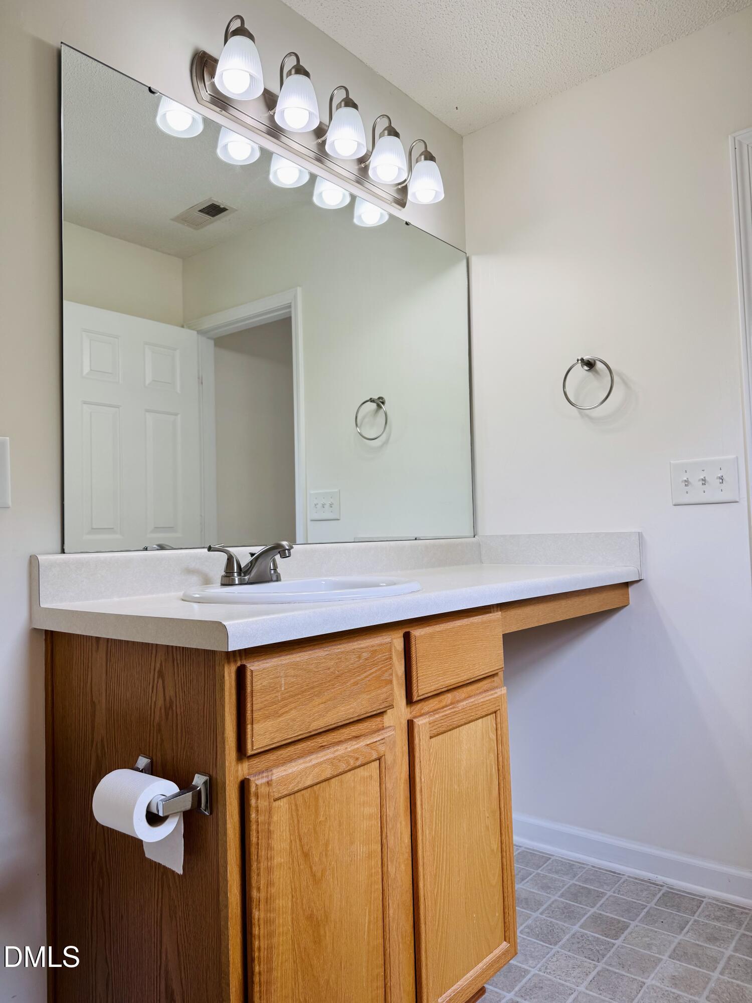 208 Knightwood Drive Property Photo 19